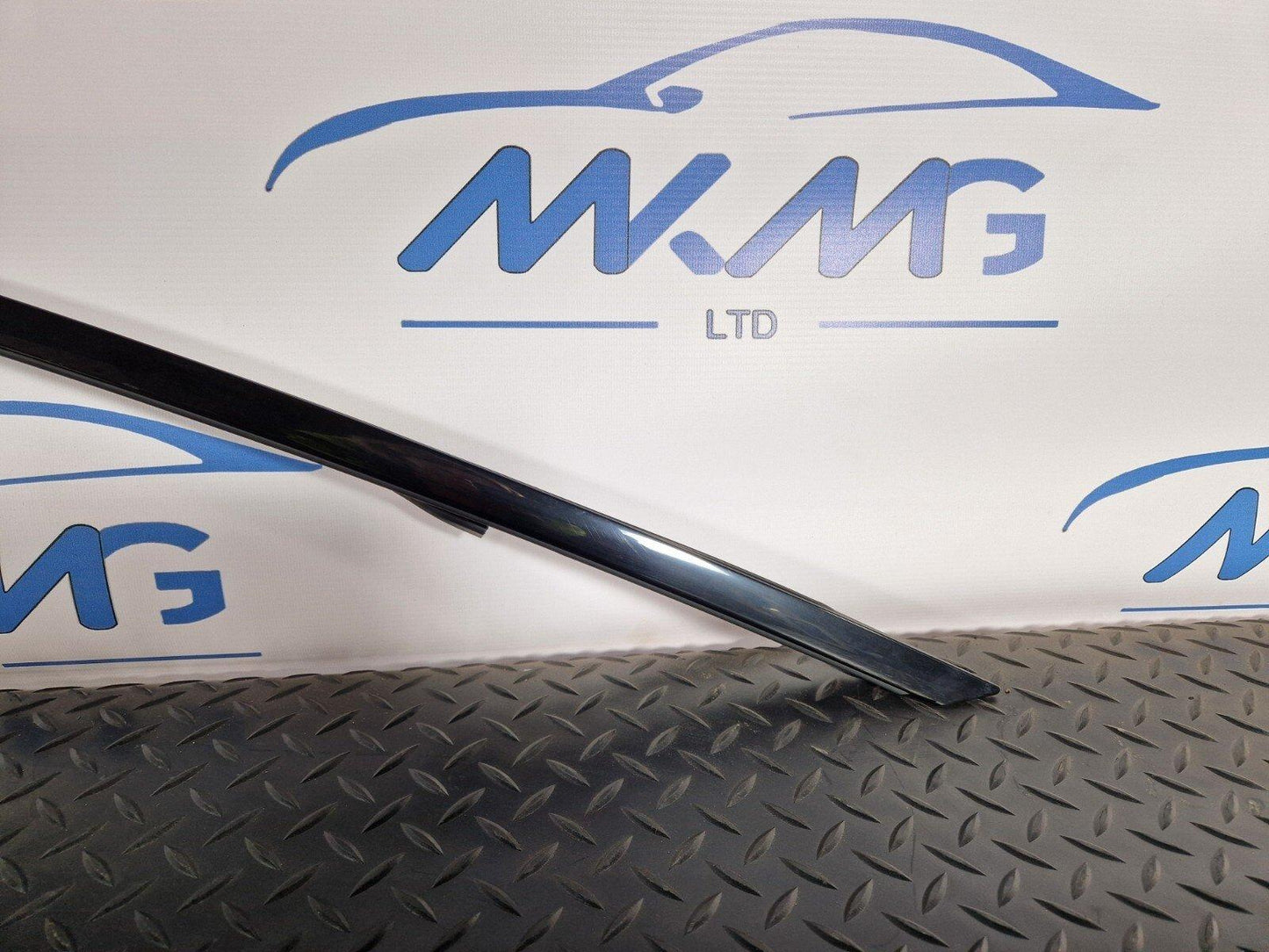 12-18 BMW 4 SERIES F36 LCI M-SPORT RIGHT DRIVER O/S WINDOW FINISHER TRIM 7332538