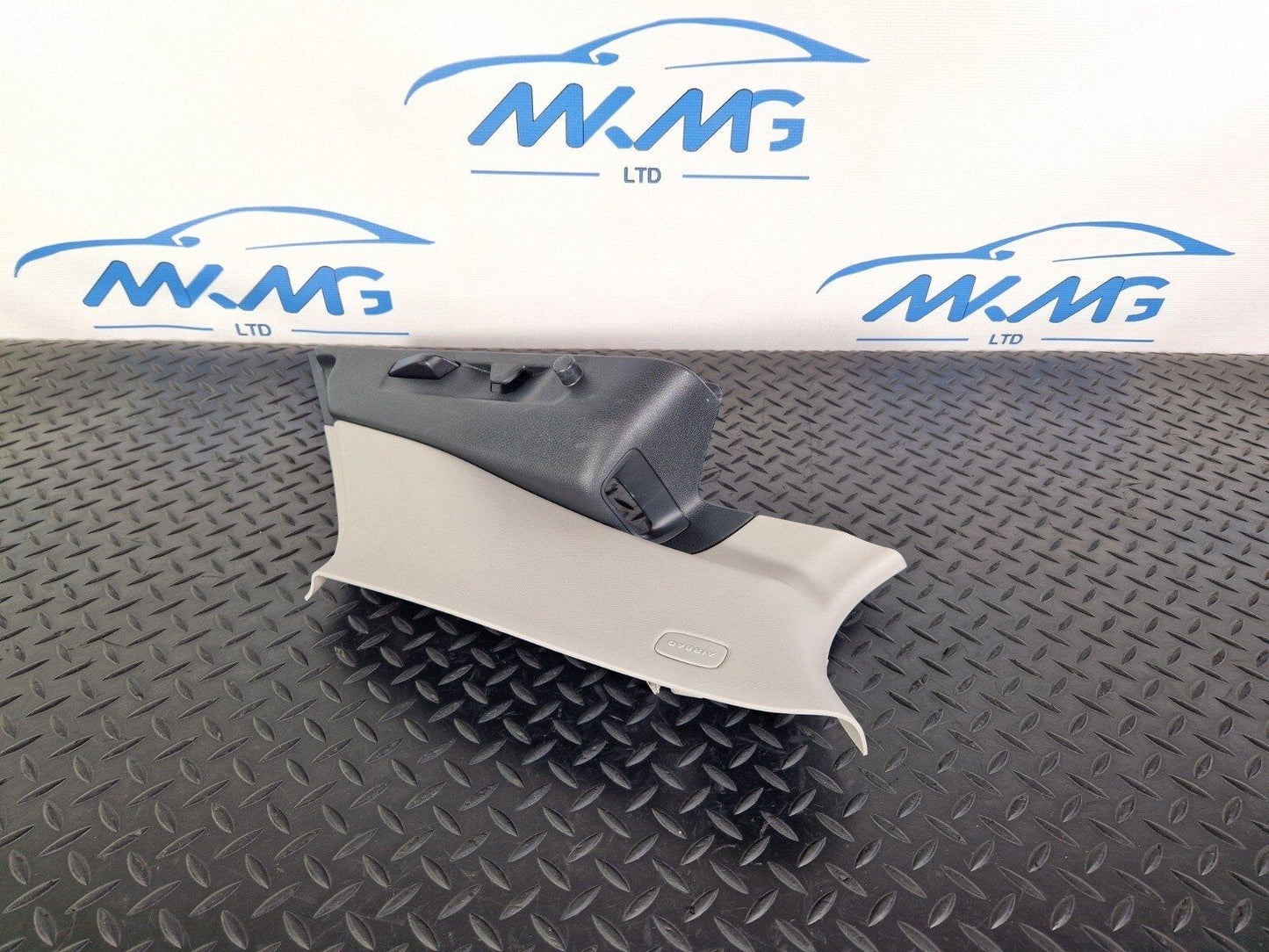 14-19 MERCEDES BENZ GLA X156 OEM BOOT REAR RIGHT C-PILLAR TRIM A1566904400