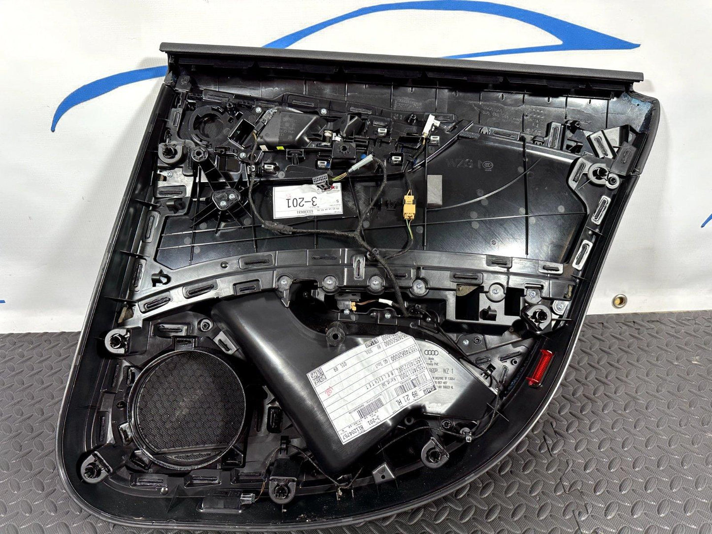 16-19 AUDI A4 B9 SALOON GENUINE REAR PASSENGER SIDE DOOR CARD PANEL 8W0868065