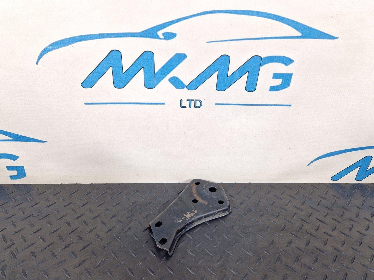 14-21 MERCEDES BENZ C220 W205 REAR SUBFRAME LEFT SIDE STOP PLATE A2053520700