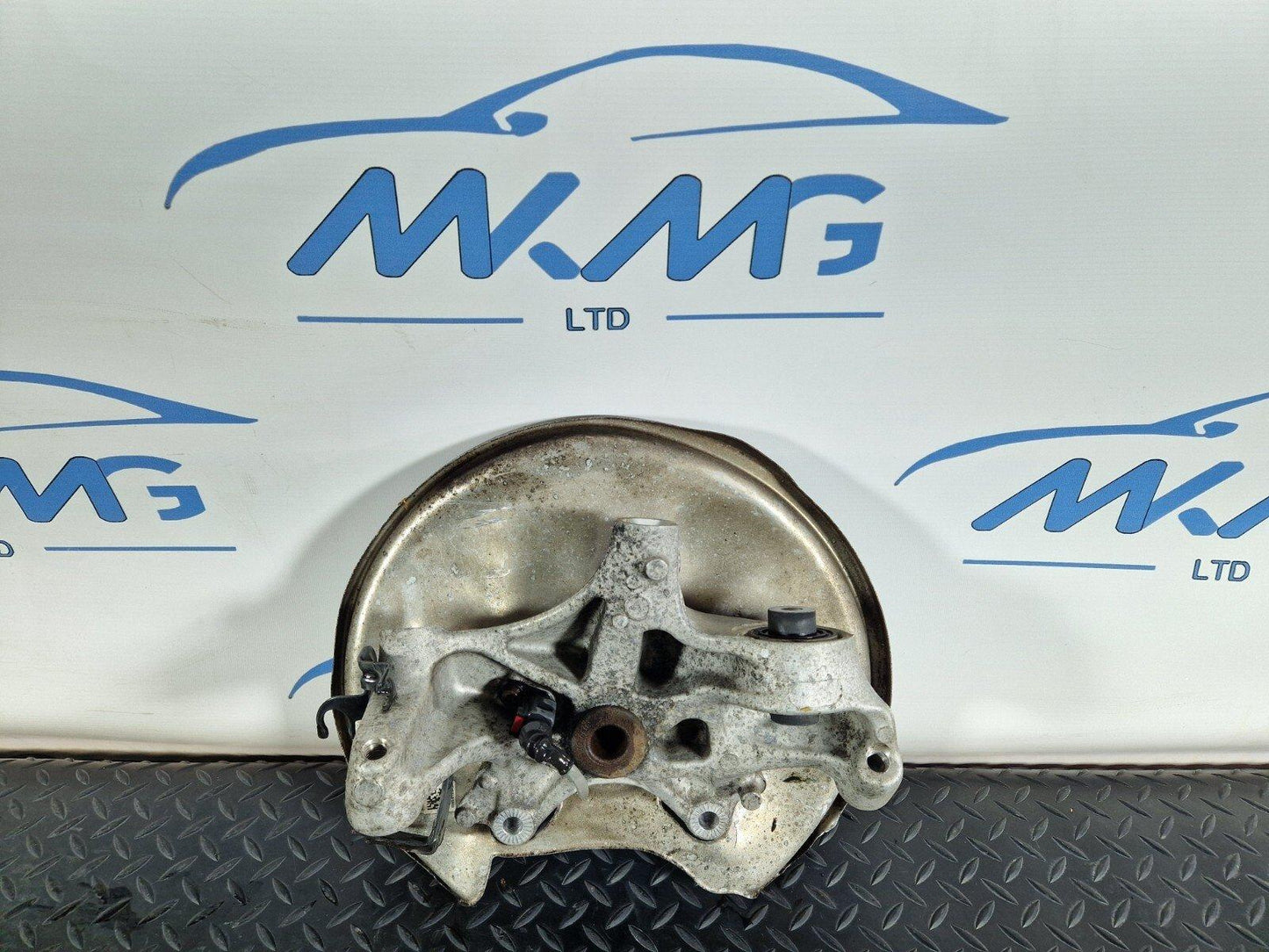 16-24 AUDI A5 F5 COUPE REAR RIGHT O/S WHEEL HUB & BEARING 8W0615612 8W0505460F