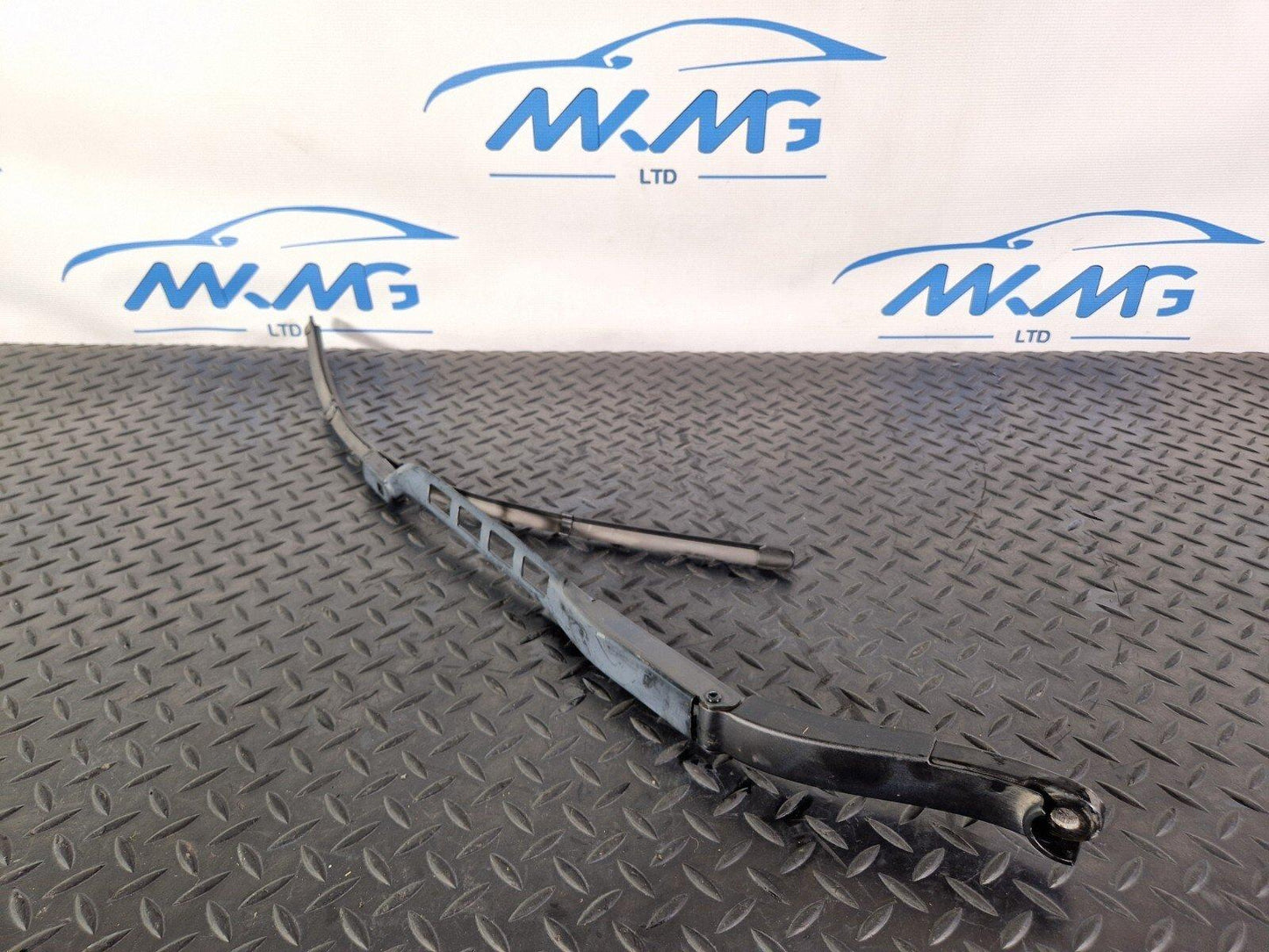 11-19 MERCEDES BENZ ML W166 GENUINE FRONT RIGHT WINDSCREEN WIPER ARM A1668201040