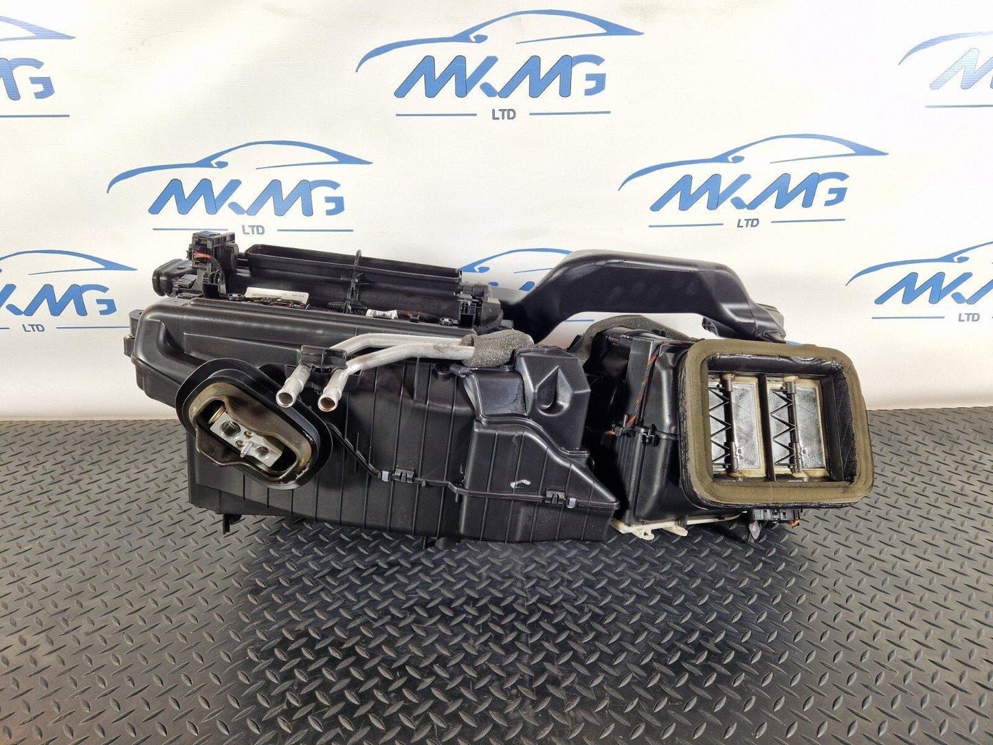 16-19 AUDI A4 AVANT B9 S-LINE GENUINE HEATER MATRIX COMPLETE BOX 8W2816005L