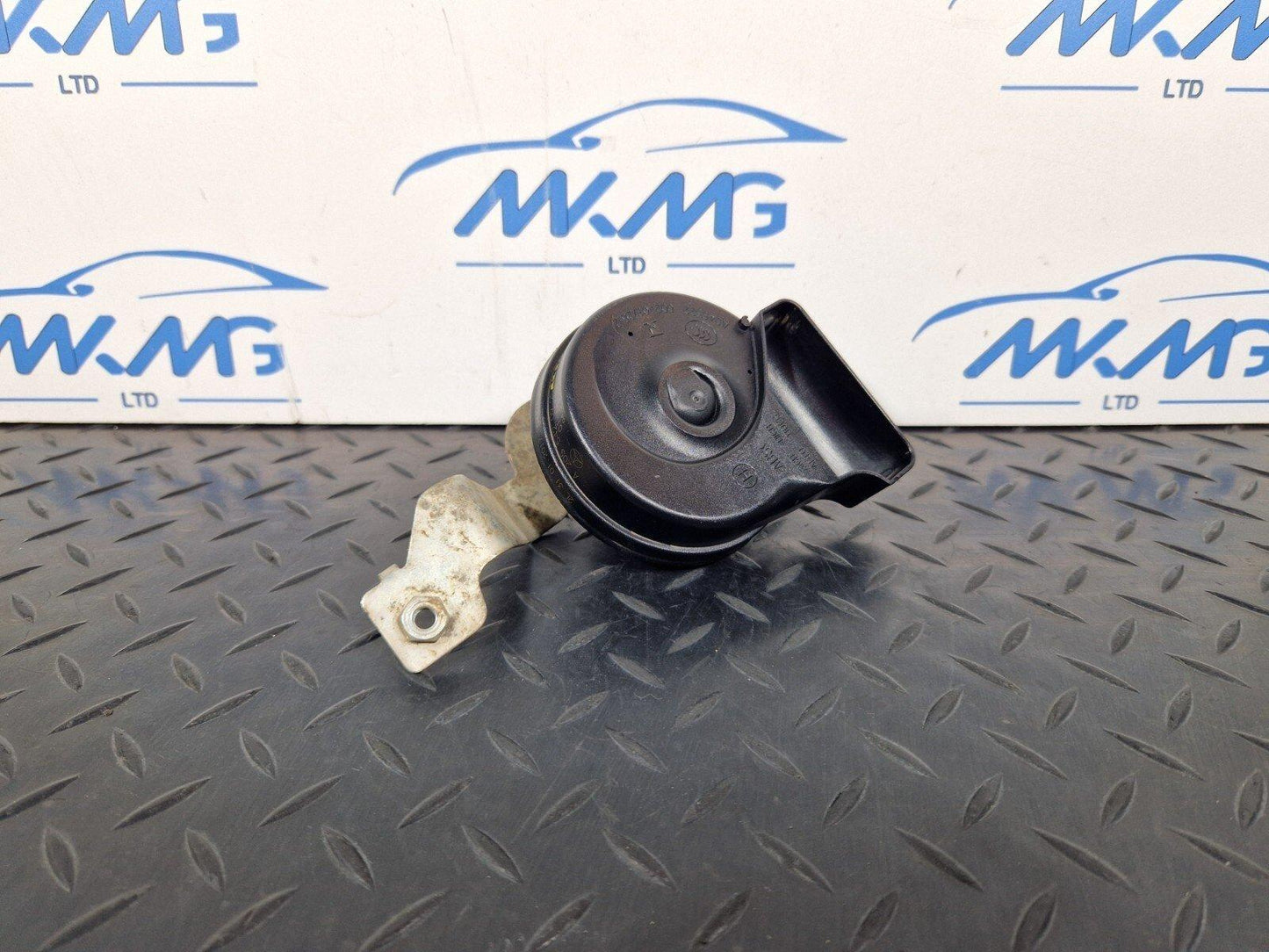 14-21 MERCEDES BENZ C200d W205 GENUINE FRONT LEFT N/S HORN SIGNAL A2055420920