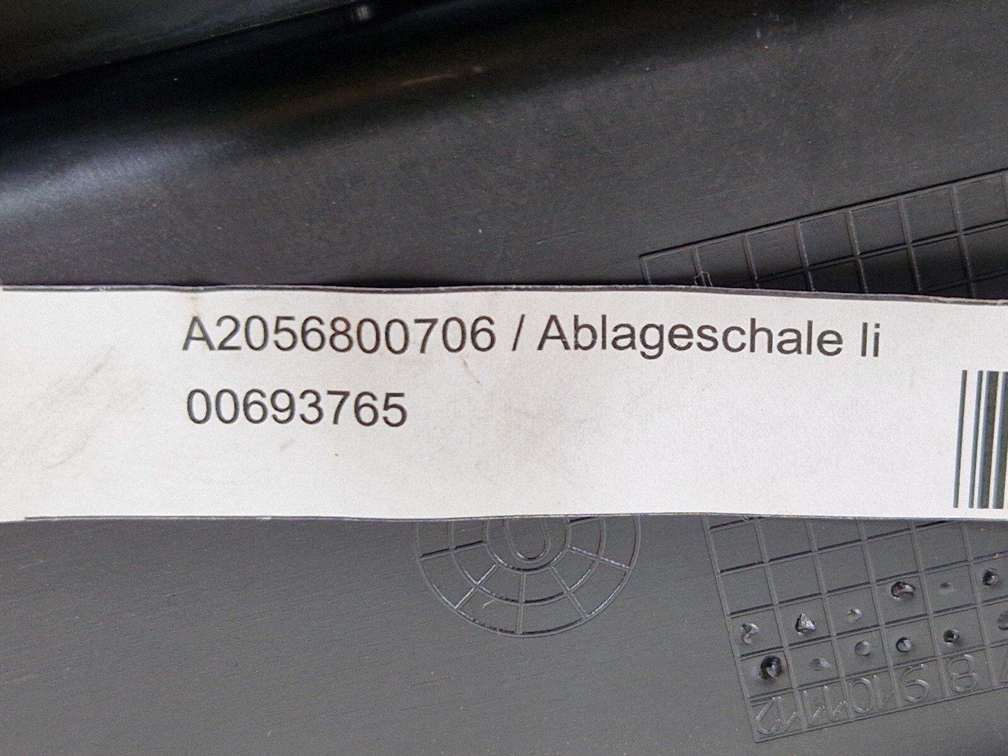 14-21 MERCEDES BENZ C200d W205 WARNING TRIANGLE TRAY HOLDER BRACKET A2056803903