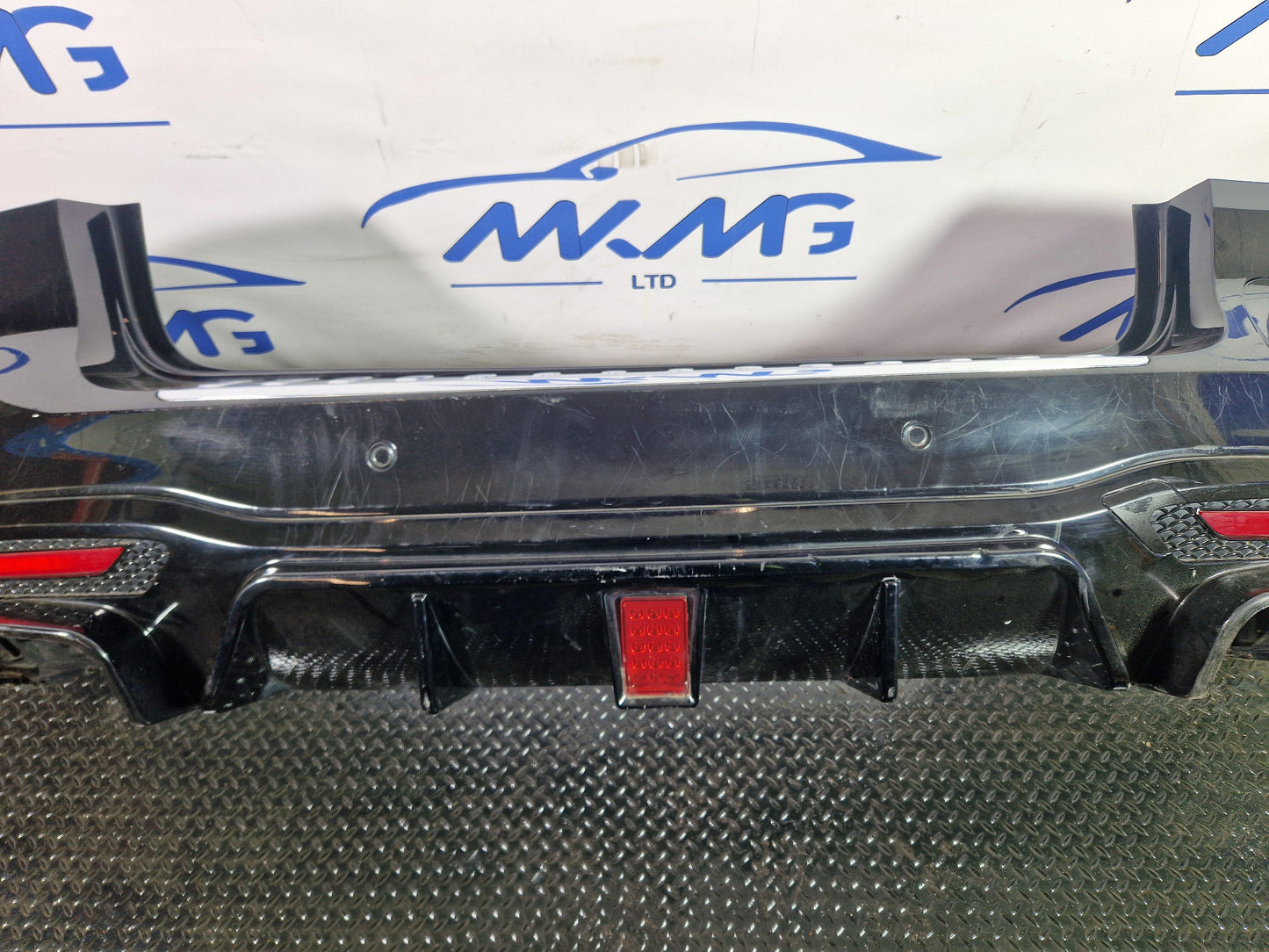 Mercedes-Benz GLE 500 W166 Rear Bumper in Obsidian Black 197