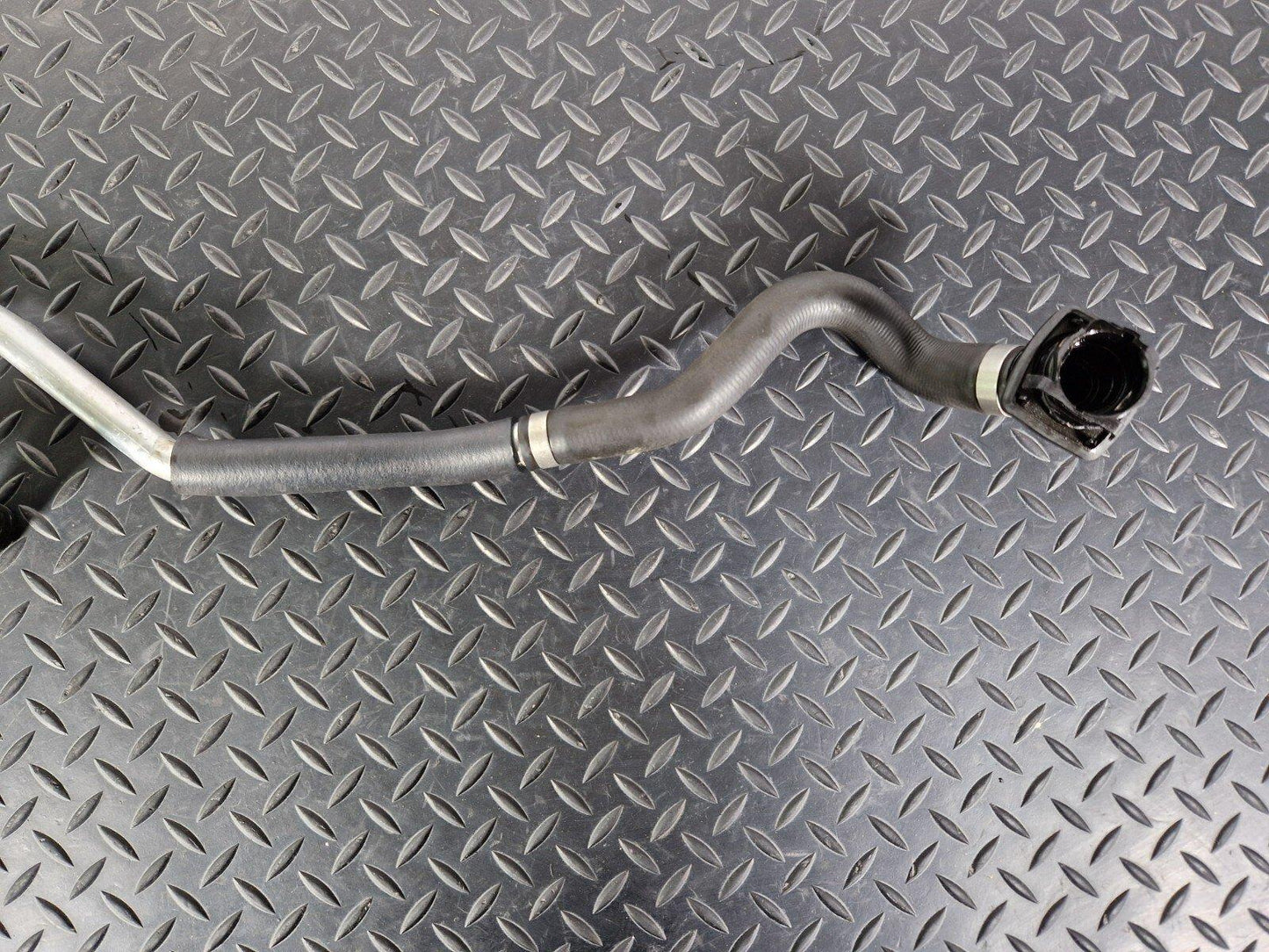 14-21 MERCEDES BENZ C220d W205 OEM COOLANT RADIATOR HOSE PIPE A2058303102