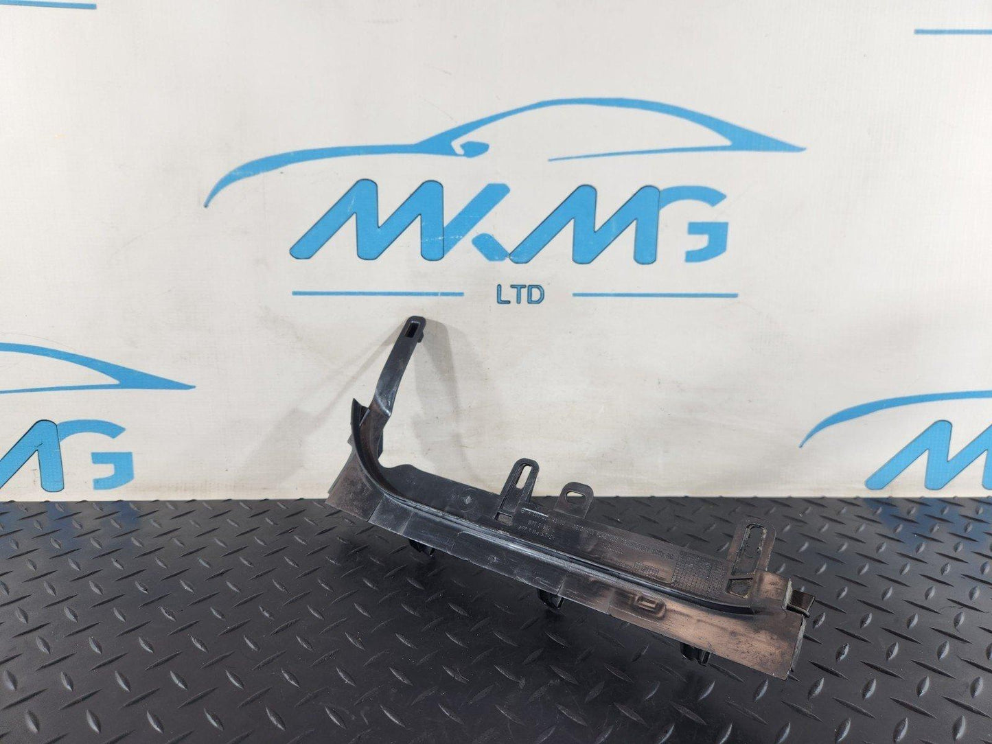 16-22 MERCEDES BENZ X253 GENUINE BONNET LEFT UPPER SEAL A2538314300