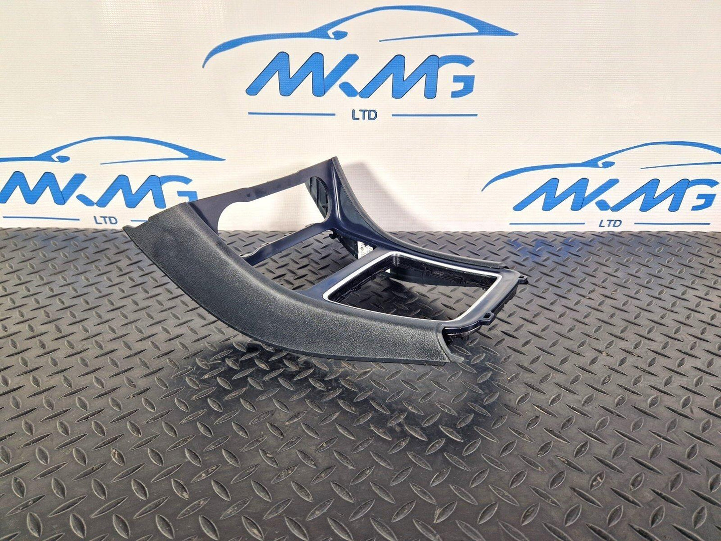 14-20 MERCEDES BENZ GLA 200 X156 OEM GENUINE CENTRE CONSOLE TRIM A1766809900