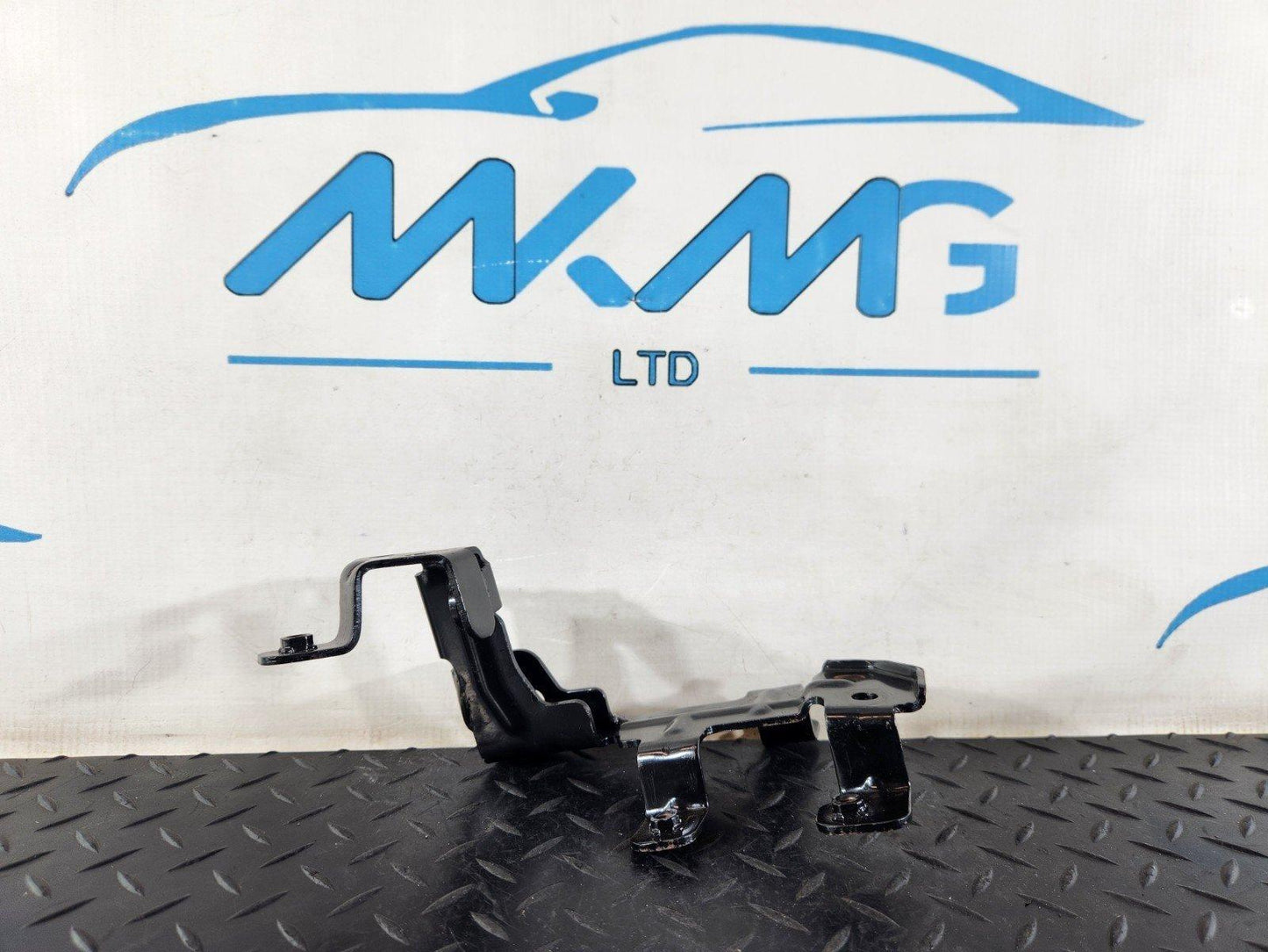 19-ON RANGE ROVER EVOQUE L551 SUPPORT BRACKET MOUNT HOLDER M4D3-9L456-BA