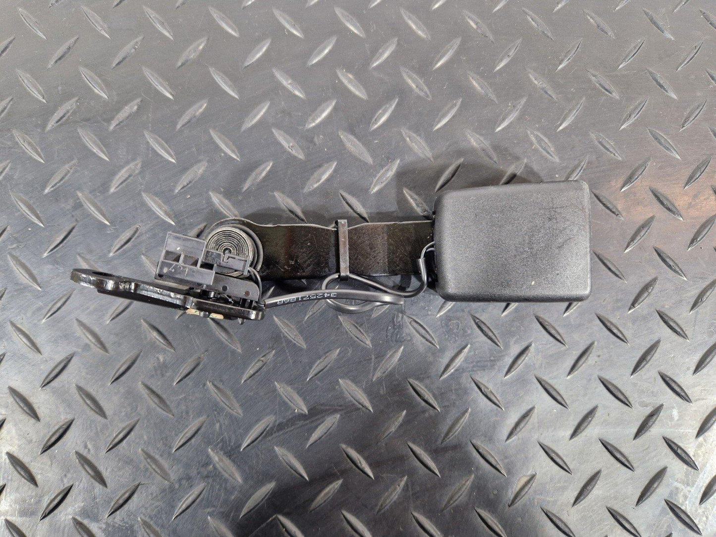 19-ON MERCEDES B CLASS W247 REAR LEFT SEAT BELT A2478600569