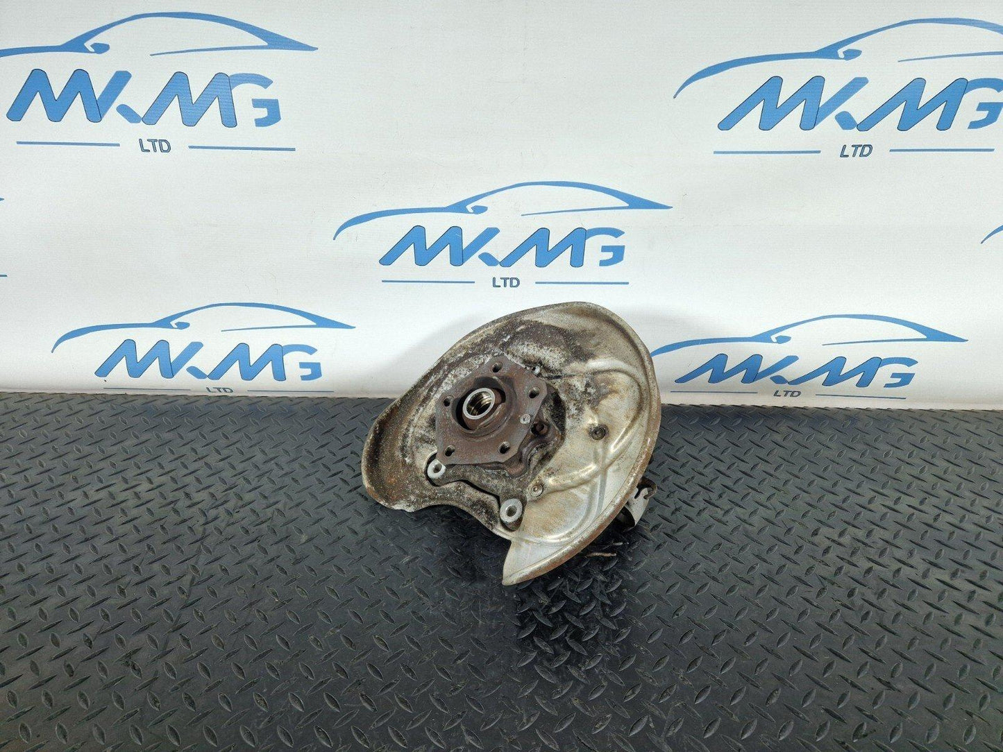 16-19 AUDI A4 B9 GENUINE OEM REAR RIGHT O/S DRIVER SIDE WHEEL HUB 8W0505432Q