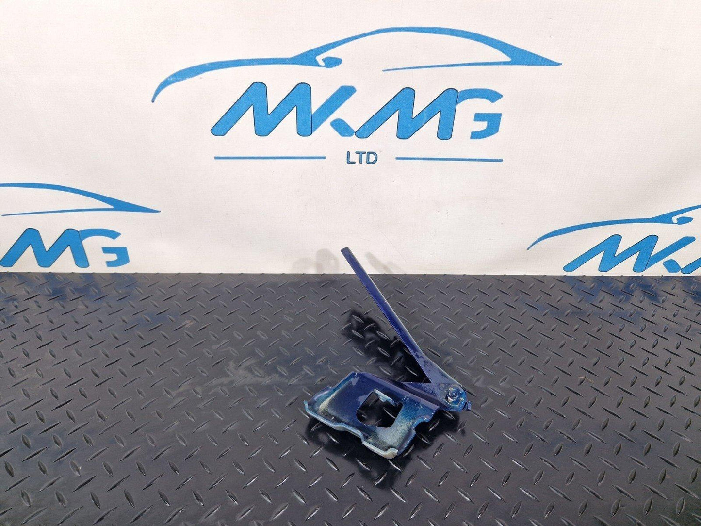 12-17 AUDI S5 CONVERTIBLE FRONT LEFT BONNET HOOD HINGE IN BLUE 8T0823301E