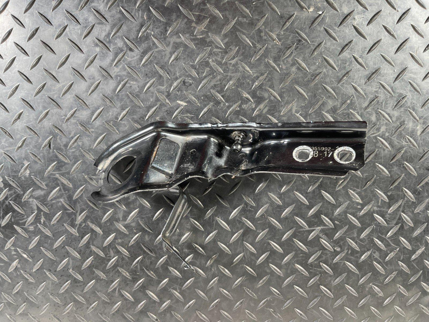 16-22 BMW X1 F48 GENUINE FRONT RIGHT DRIVER SIDE BONNET STRUT BRACKET 7355992