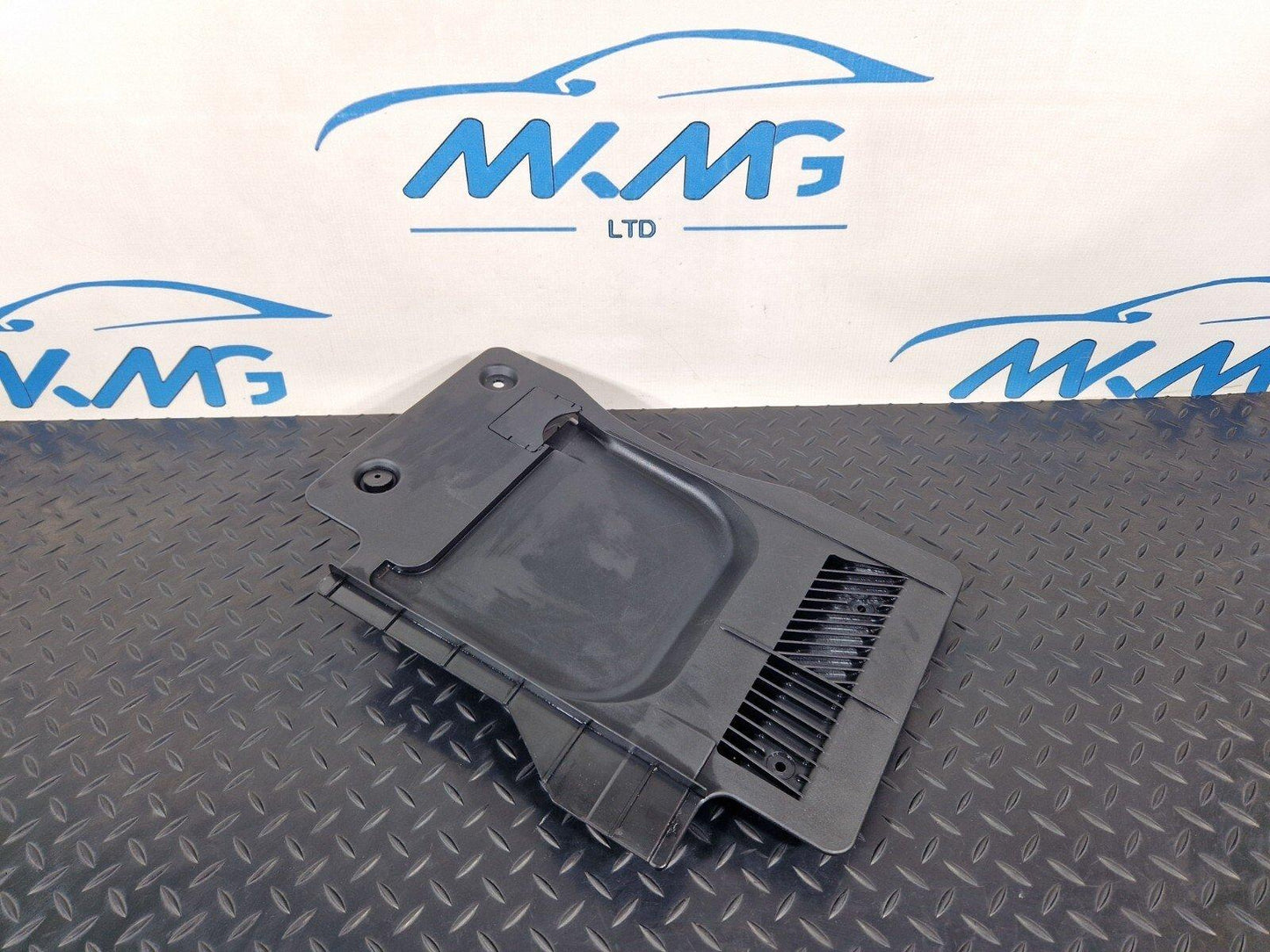 11-18 BMW 6 SERIES F06 AIR DUCT REAR CABIN BOTTOM RIGHT 9242213