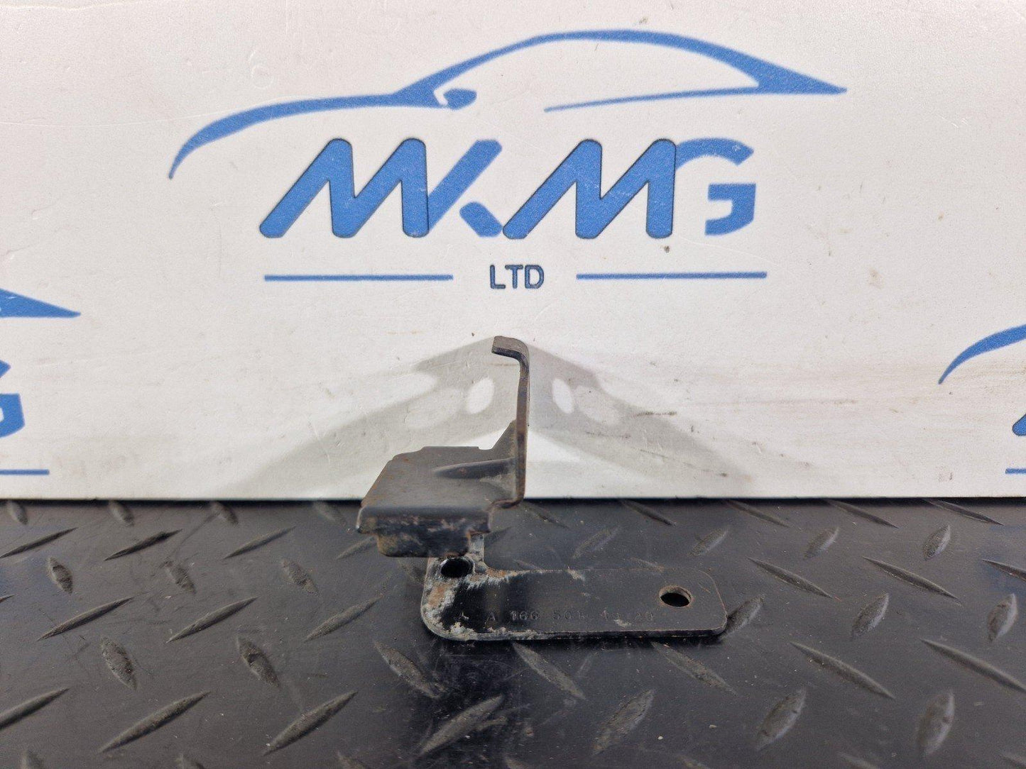 11-19 MERCEDES BENZ ML W166 THANSMITION OIL COLLER BRACKET A1665011920