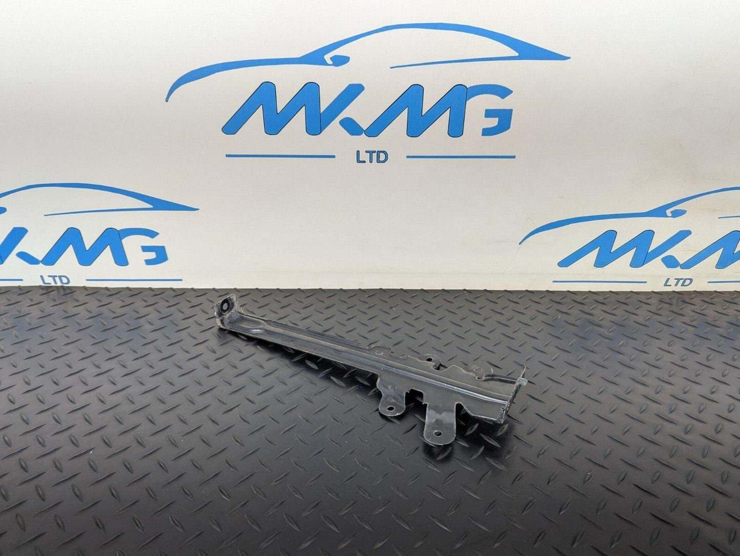 11-19 MERCEDES BENZ ML W166 GENUINE DISTANCE SENSOR MOUNT BRACKET A1666264031
