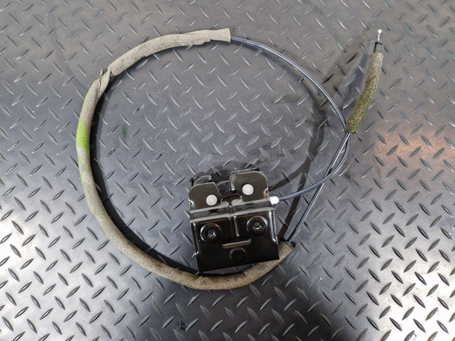 12-17 AUDI S5 CONVERTIBLE REAR LEFT SIDE SEAT RELEASE LOCK & CABLE 8F0885297