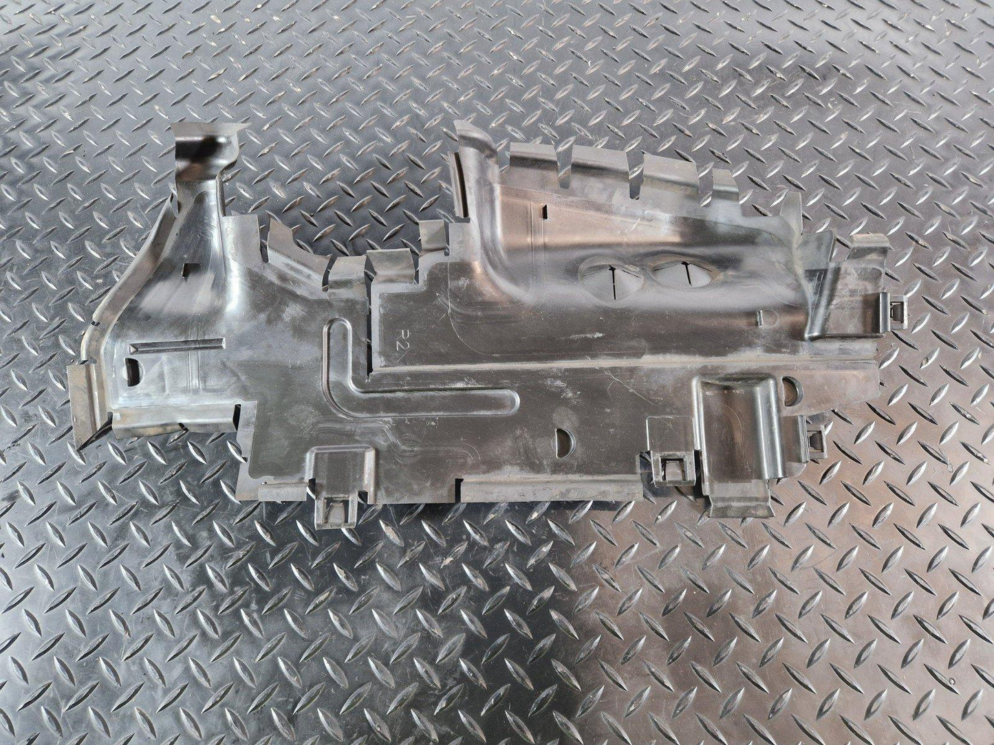 16-20 AUDI Q7 4M GENUINE INTERCOOLER AIR GUIDE DUCT CHANNEL 4M0121284CK