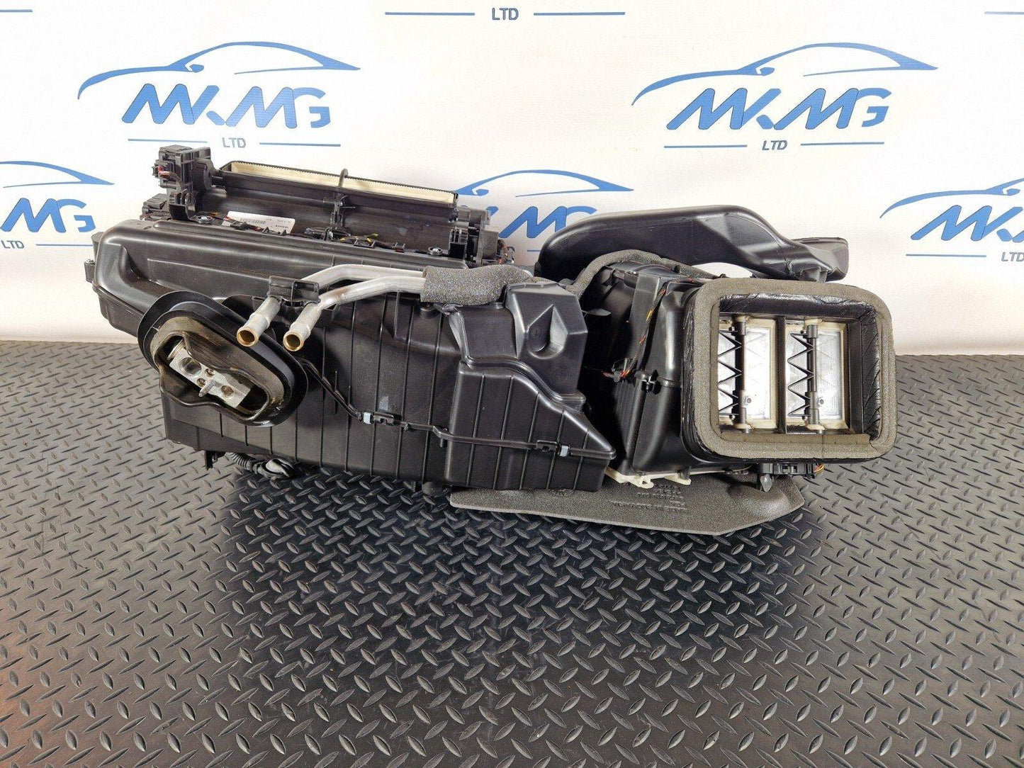 16-19 AUDI A4 B9 S-LINE GENUINE FRONT DASH HEATER MATRIX 8W2820005B