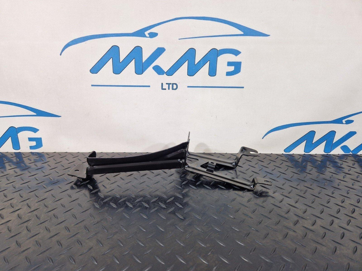 18-ON MERCEDES BENZ A CLASS W177 ABS PUMP MOUNT BRACKET SUPPORT A1774303400