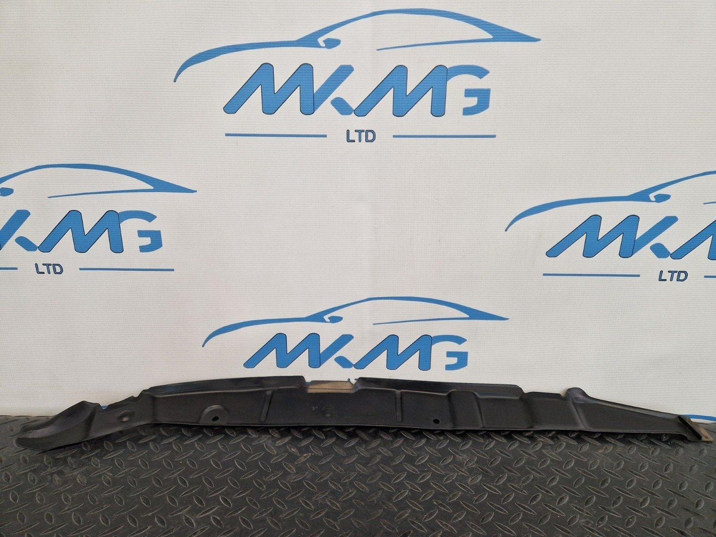 16-20 AUDI Q7 4M GENUINE FRONT RIGHT O/S WING FENDER END TRIM 4M8821112