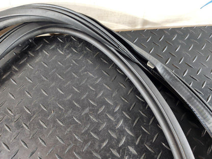 16-20 AUDI Q7 4M GENUINE REAR LEFT & RIGHT DOOR SEAL RUBBER STRIP 4M0833721C