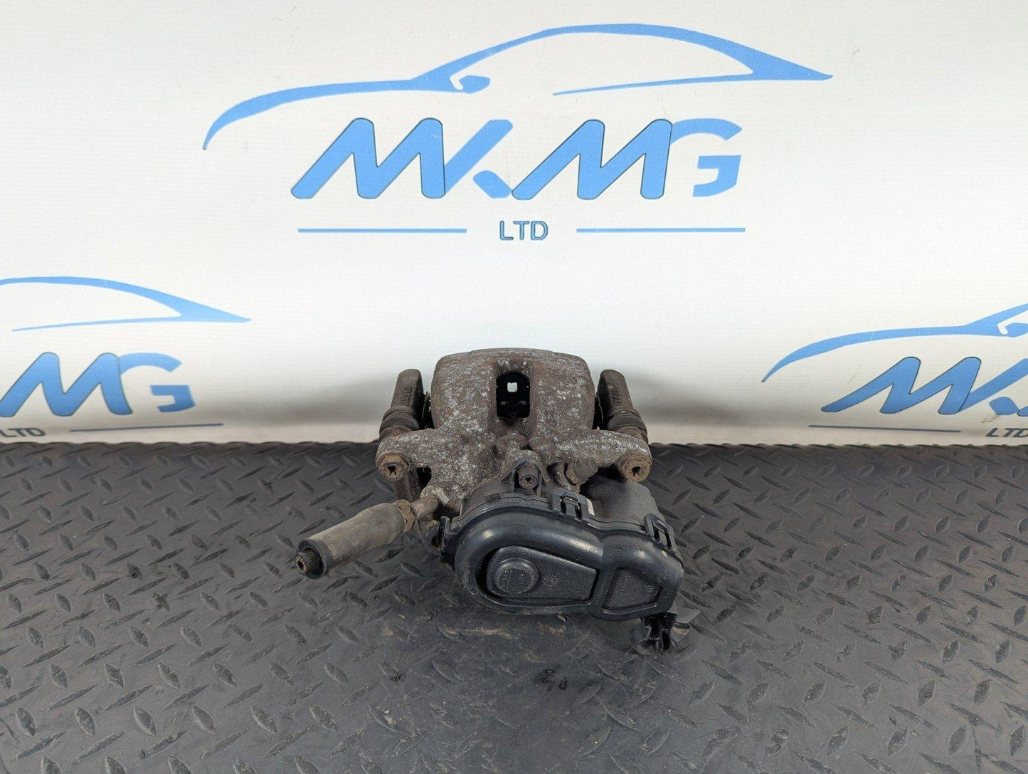 13-19 MERCEDES BENZ CLA C117 GENUINE REAR LEFT N/S BRAKE CALIPER A2464232398