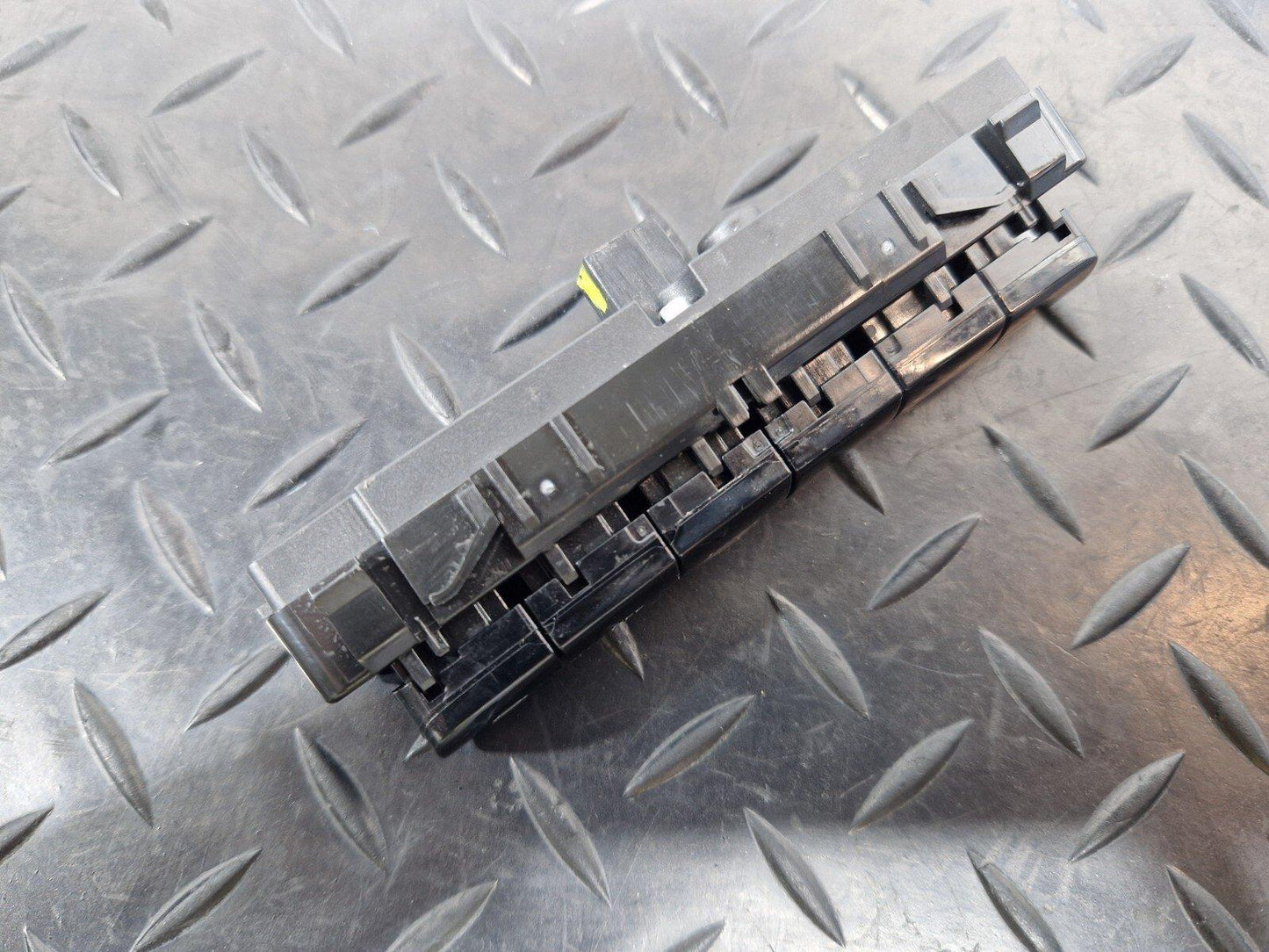 14-21 MERCEDES-BENZ C-CLASS C250D W205 GENUINE OEM SWITCH BLOCK A2059052851