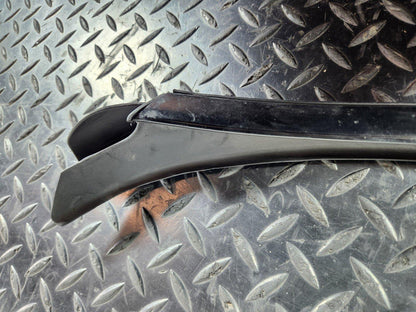 11-19 MERCEDES BENZ ML W166 GENUINE RIGHT O/S FRONT WINDSHIELD TRIM A1666901280