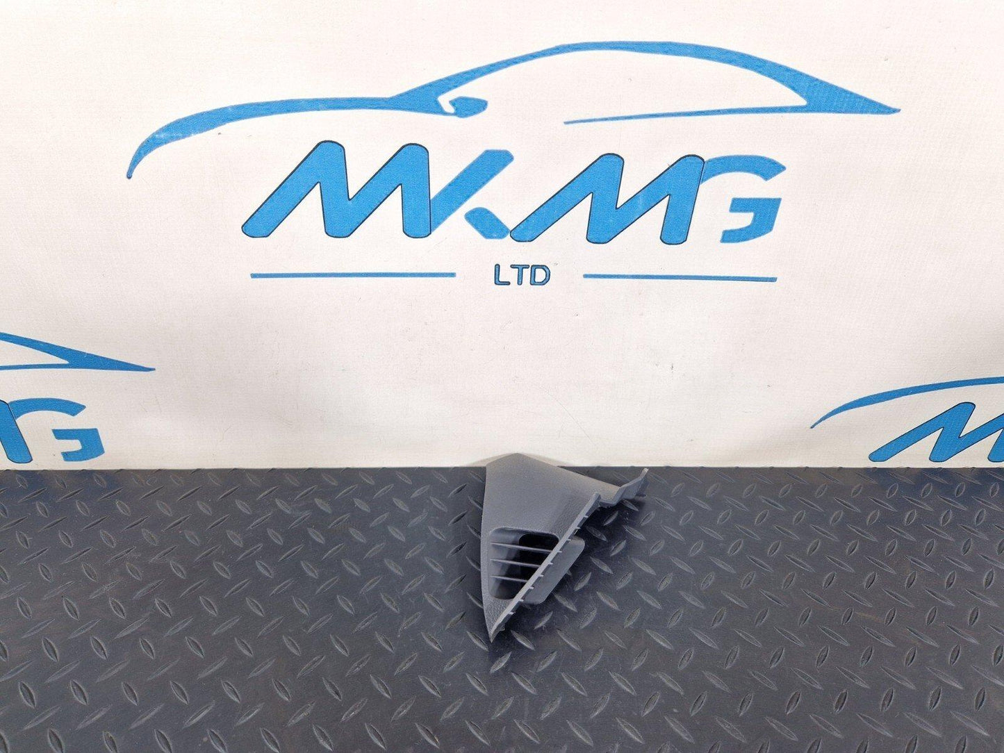 18-ON MERCEDES BENZ SPRINTER W907 W910 OEM AIR VENT COVER A9106802900