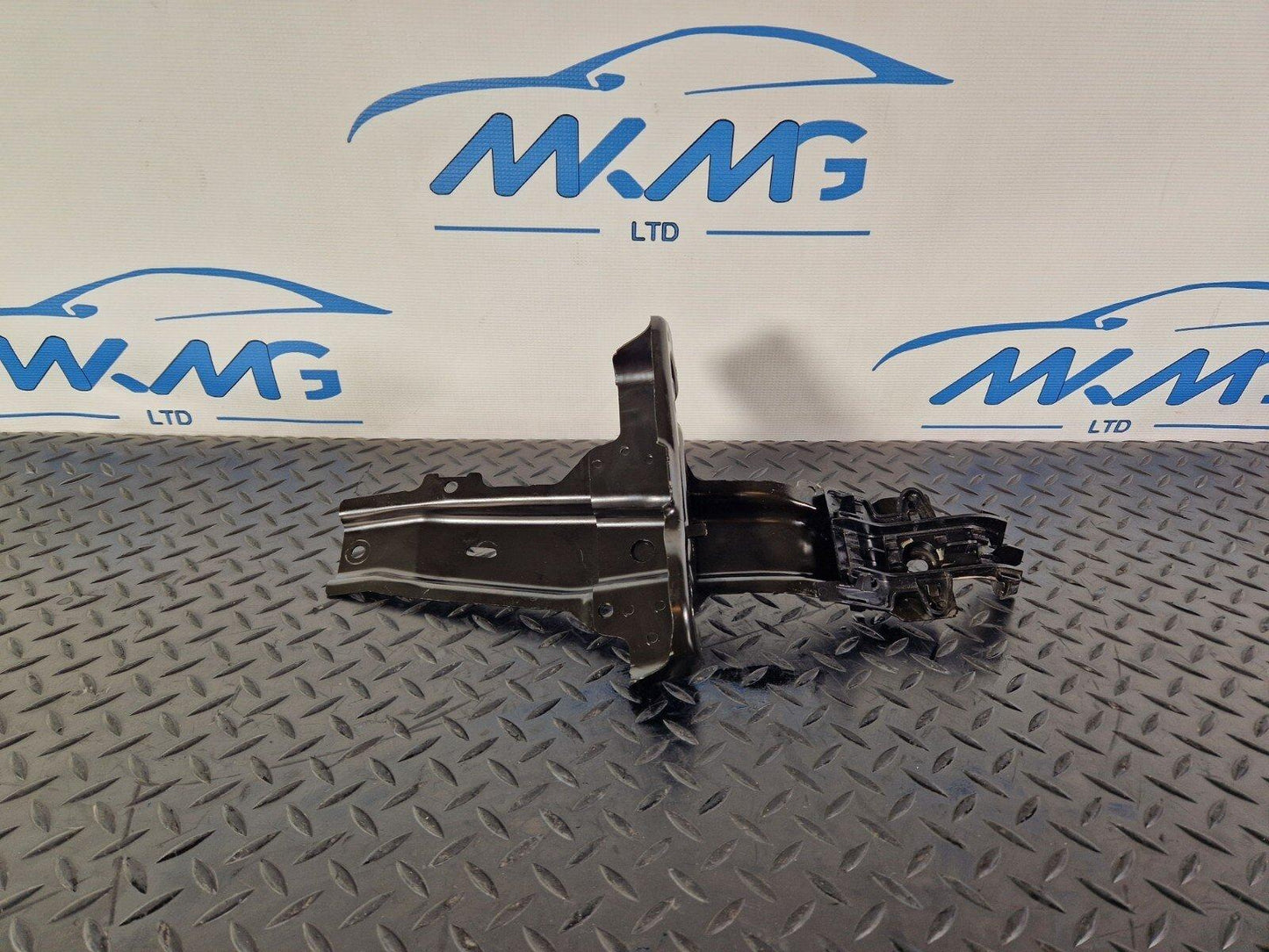 18-ON MERCEDES BENZ A CLASS W177 OEM BATTERY MOUNT HOLDER BRACKET A1776203400