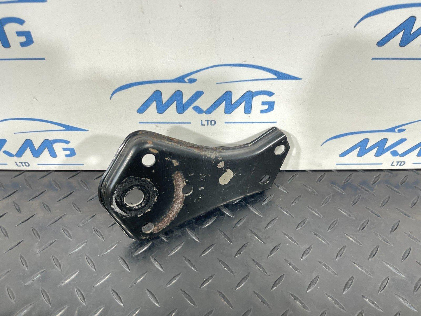14-21 MERCEDES C-CLASS C350h W205 REAR AXLE SUBFRAME LEFT STOP PLATE A2053520700