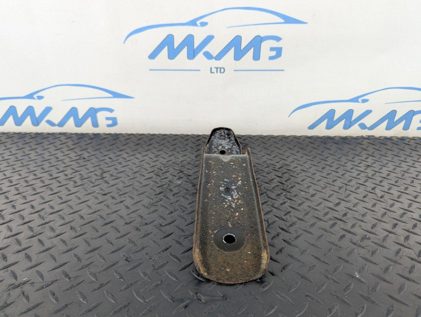 14-19 LAND ROVER L550 DISCOVERY SPORT AIR INTAKE MANIFOLD MOUNT BRACKET