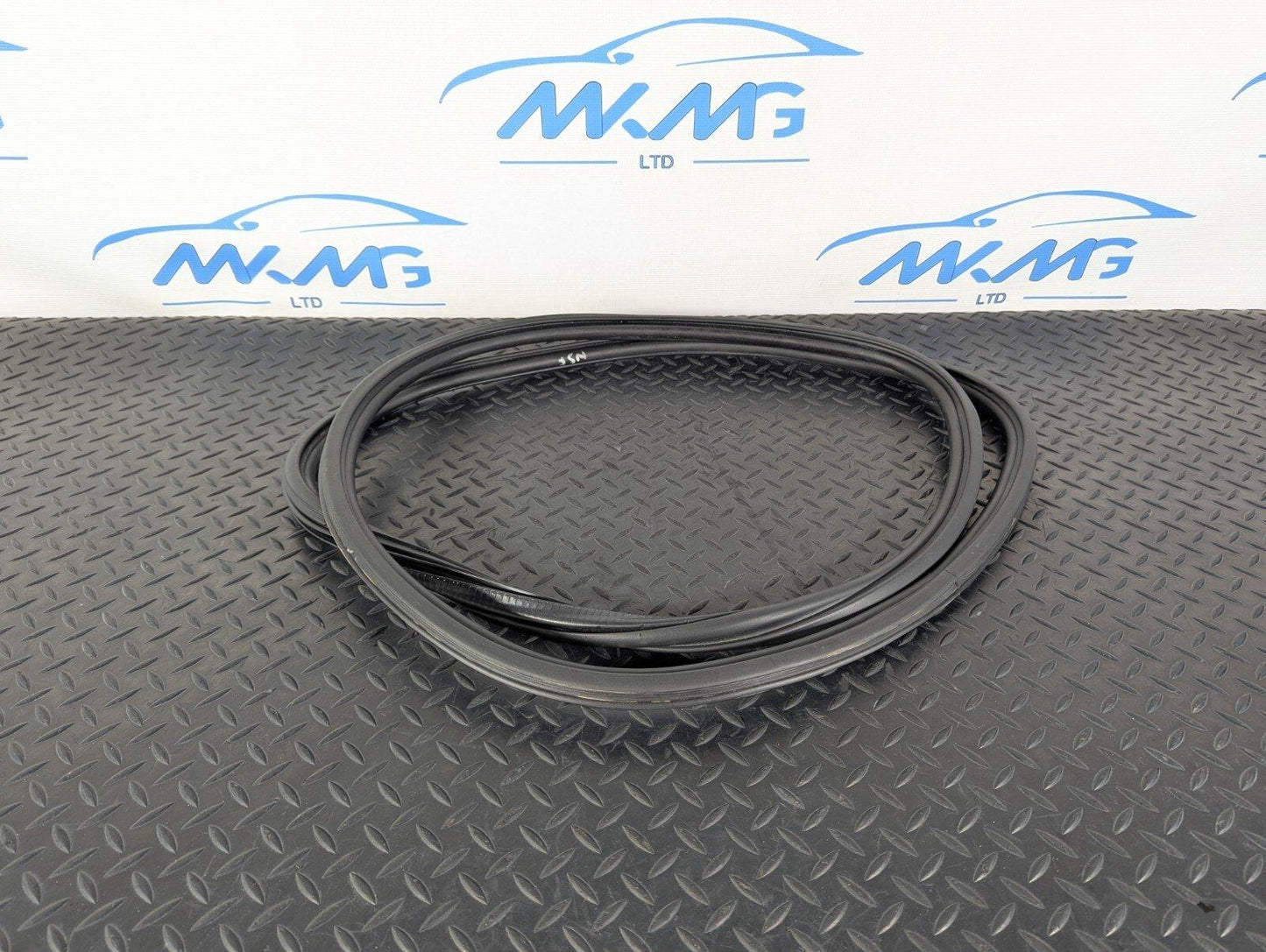 12-18 AUDI A6 C7 GENUINE FRONT LEFT N/S DOOR SEAL