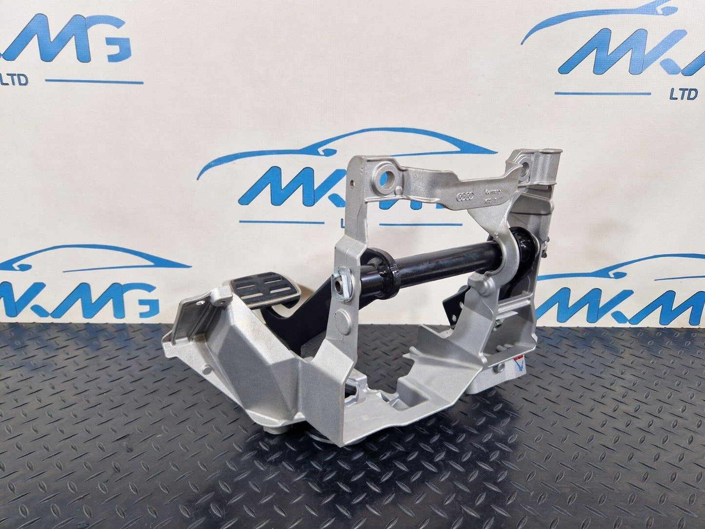 16-19 AUDI A4 AVANT B9 S-LINE BRAKE PEDAL ASSEMBLY BRACKET MOUNT 8W2723117