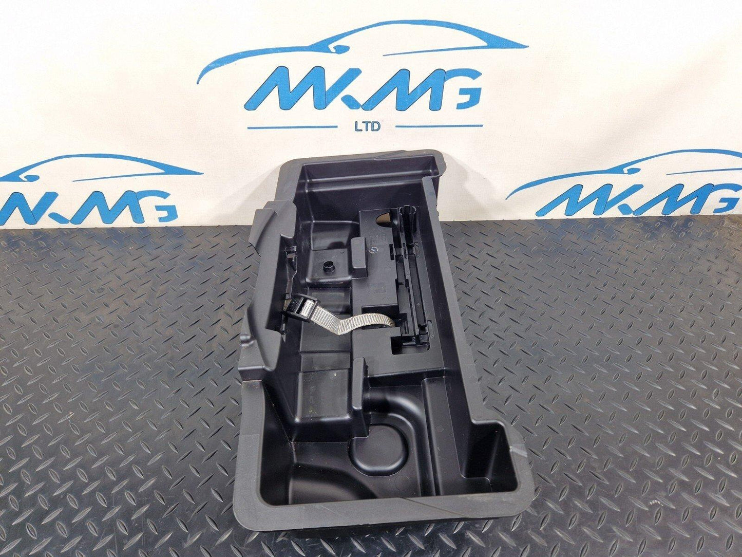 16-19 AUDI A4 B9 S-LINE GENUINE TRUNK STORAGE COMPARTMENT BOX 8W0012169