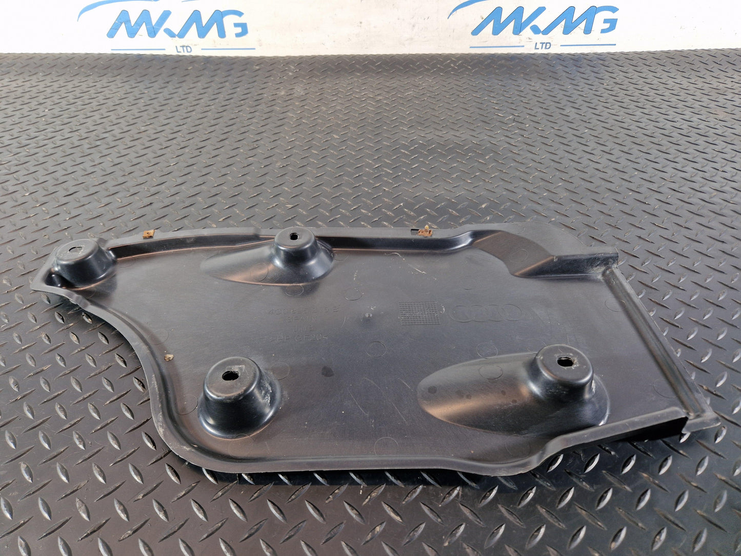 Audi A6 Allroad C7 LEFT SIDE UNDERBODY SHIELD COVER PANEL TRIM 4G0825215B