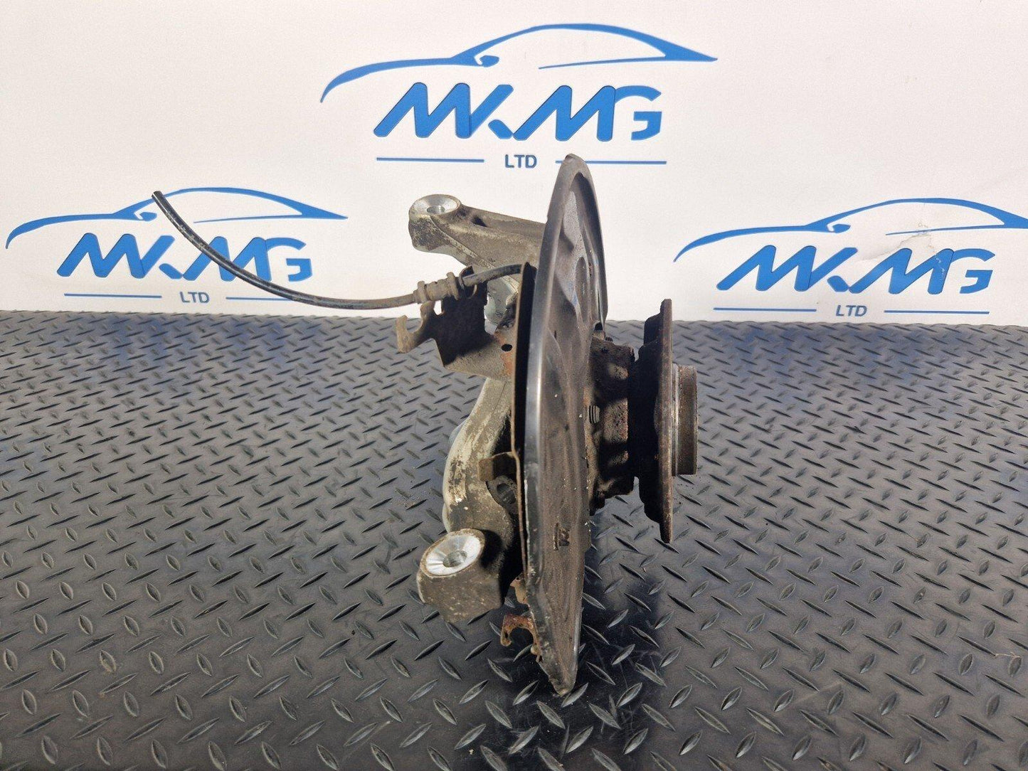 14-21 MERCEDES C350e W205 GENUINE REAR RIGHT DRIVER SIDE WHEEL HUB A2055467480