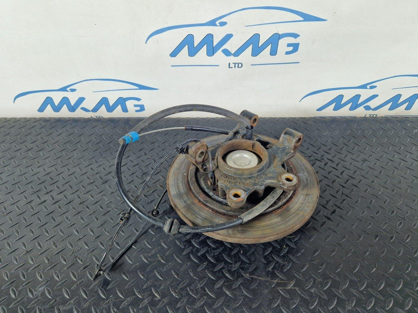 14-23 MERCEDES VITO W447 GENUINE N/S/R REAR LEFT PASSENGER WHEEL HUB A4473570206