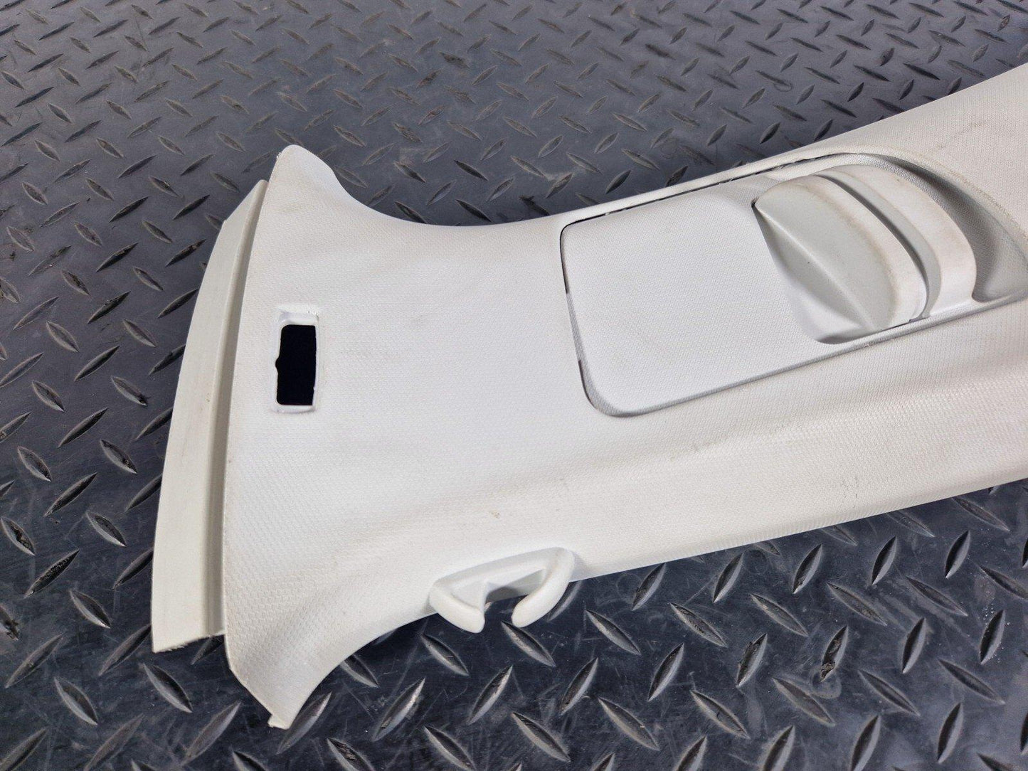 17-20 VW GOLF MK7.5 PASSENGER SIDE FRONT B PILLAR TRIM  5G4868311 5G0868315