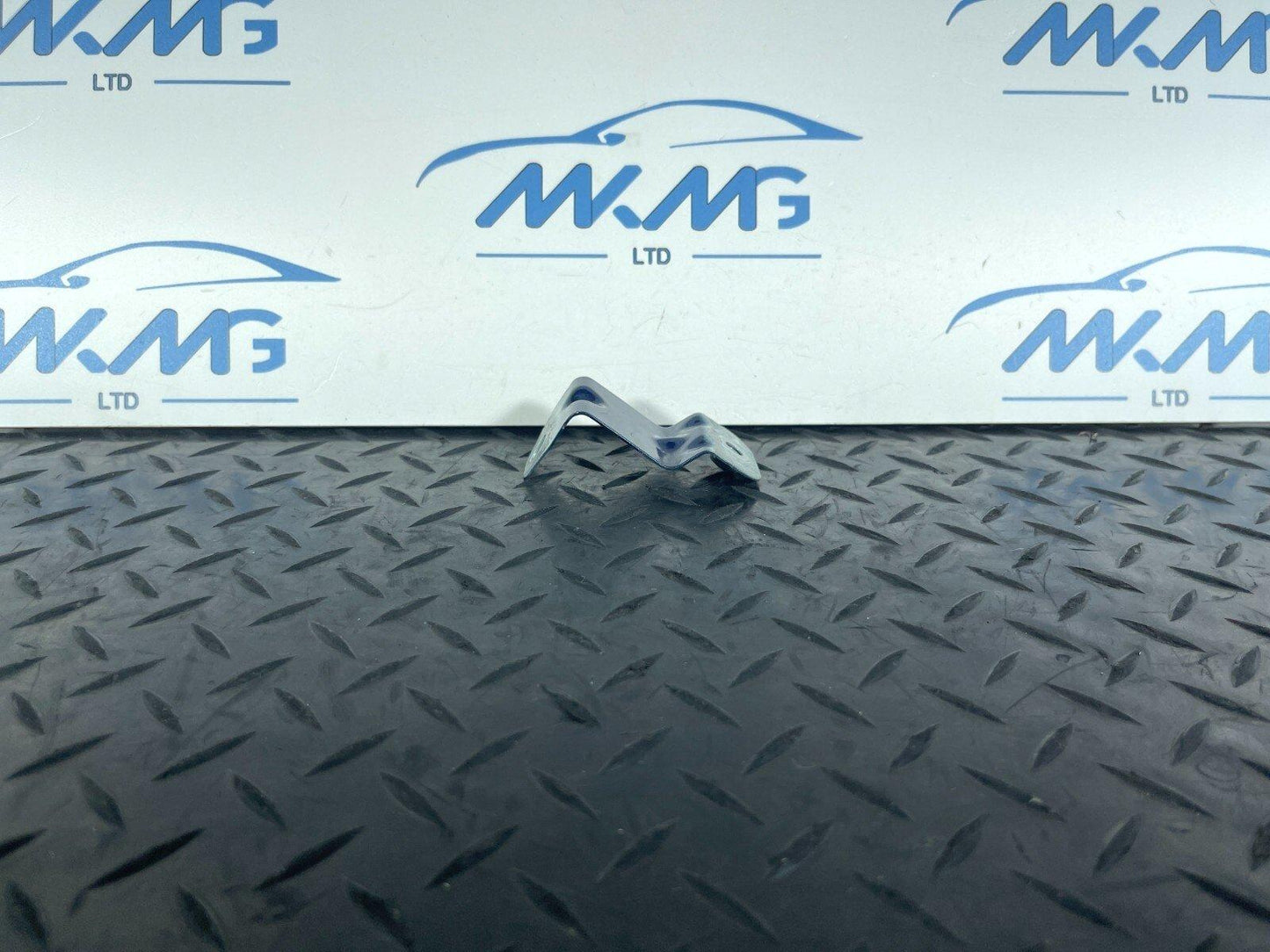 16-23 AUDI A5 F5 SPORTBACK S-LINE  WING FENDER BRACKET FRONT 8W6821471