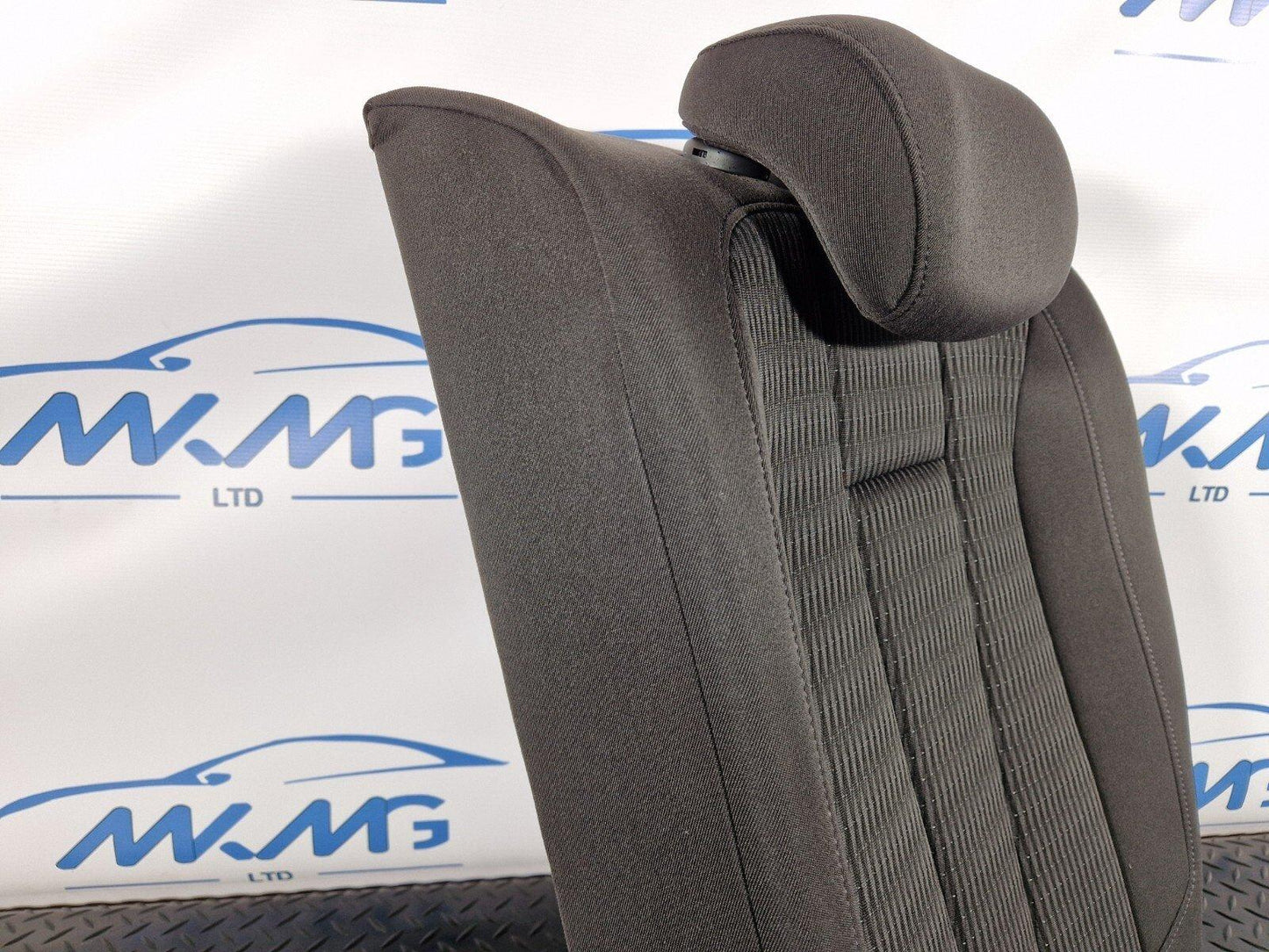 16-19 AUDI A4 B9 SALOON GENUINE REAR N/S CLOTH SEAT BACKREST WITH HEADREST
