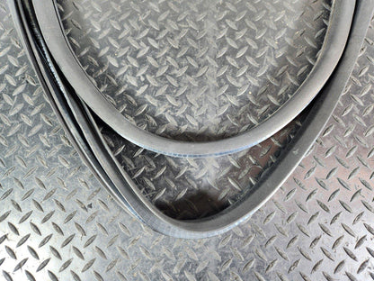 11-19 MERCEDES ML W166 OEM FRONT LEFT OR RIGHT SIDE DOOR RUBBER SEAL A1666970051