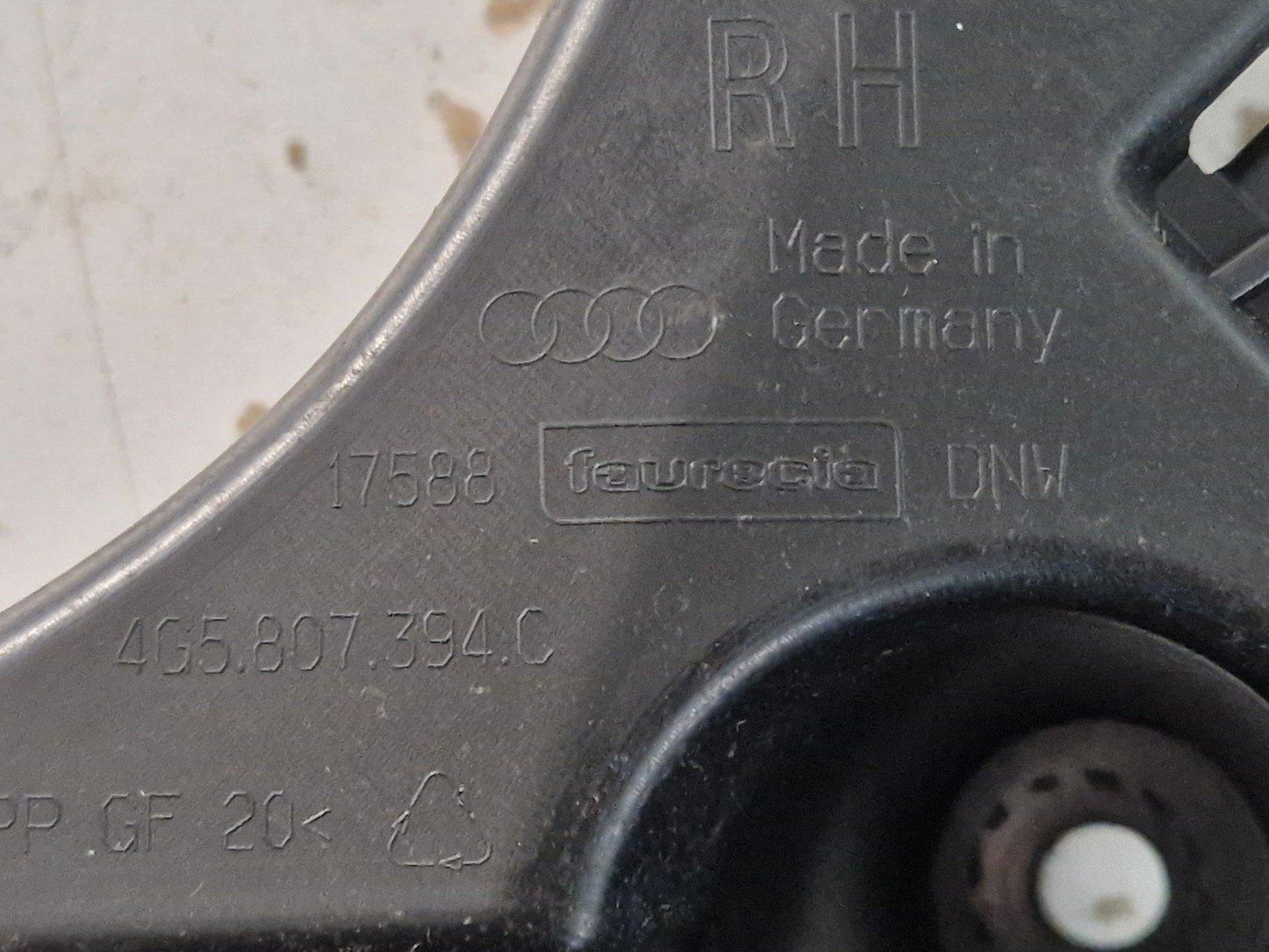 12-18 AUDI A6 C7 OEM REAR RIGHT DRIVER SIDE BUMPER BRACKET 4G5807394C