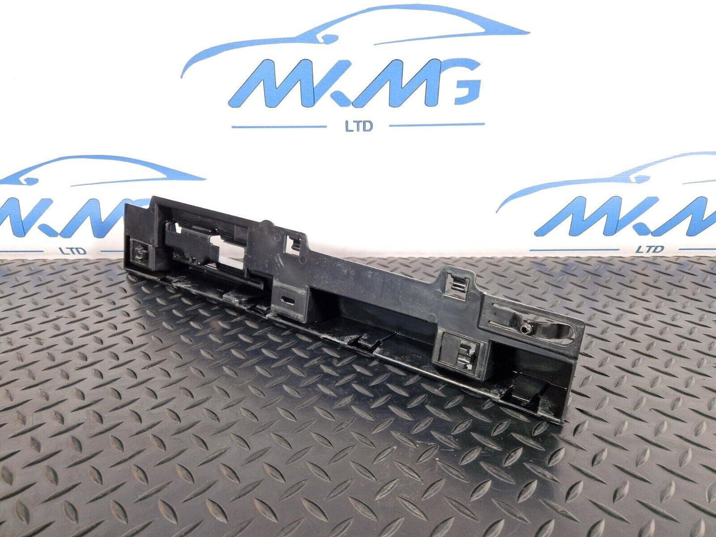 12-18 BMW 4 SERIES F36 LCI M-SPORT RIGHT DRIVER O/S SKIRT BRACKET MOUNT 7320208