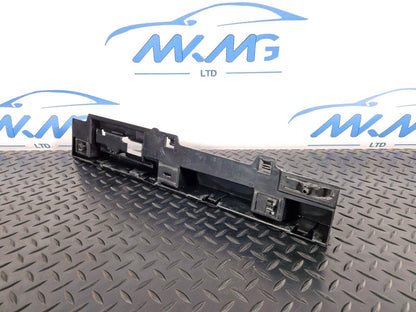12-18 BMW 4 SERIES F36 LCI M-SPORT RIGHT DRIVER O/S SKIRT BRACKET MOUNT 7320208