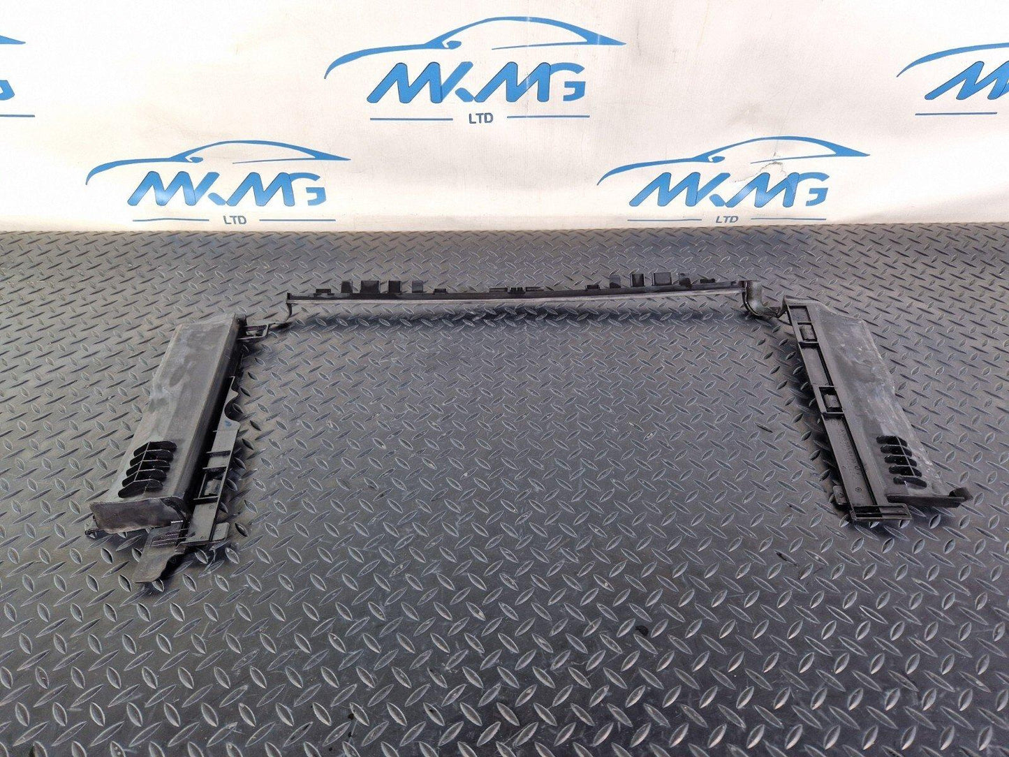 14-21 MERCEDES BENZ C200 W205 RADIATOR AIR GUIDE DUCT A2055050130