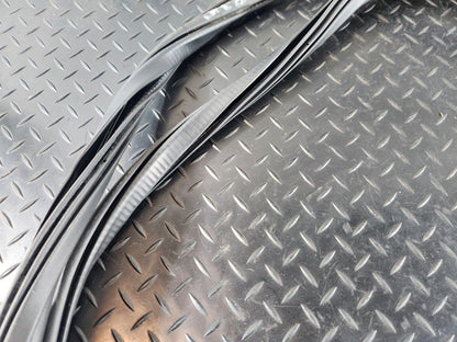 16-20 AUDI Q7 4M GENUINE REAR LEFT & RIGHT DOOR SEAL RUBBER STRIP 4M0833721C
