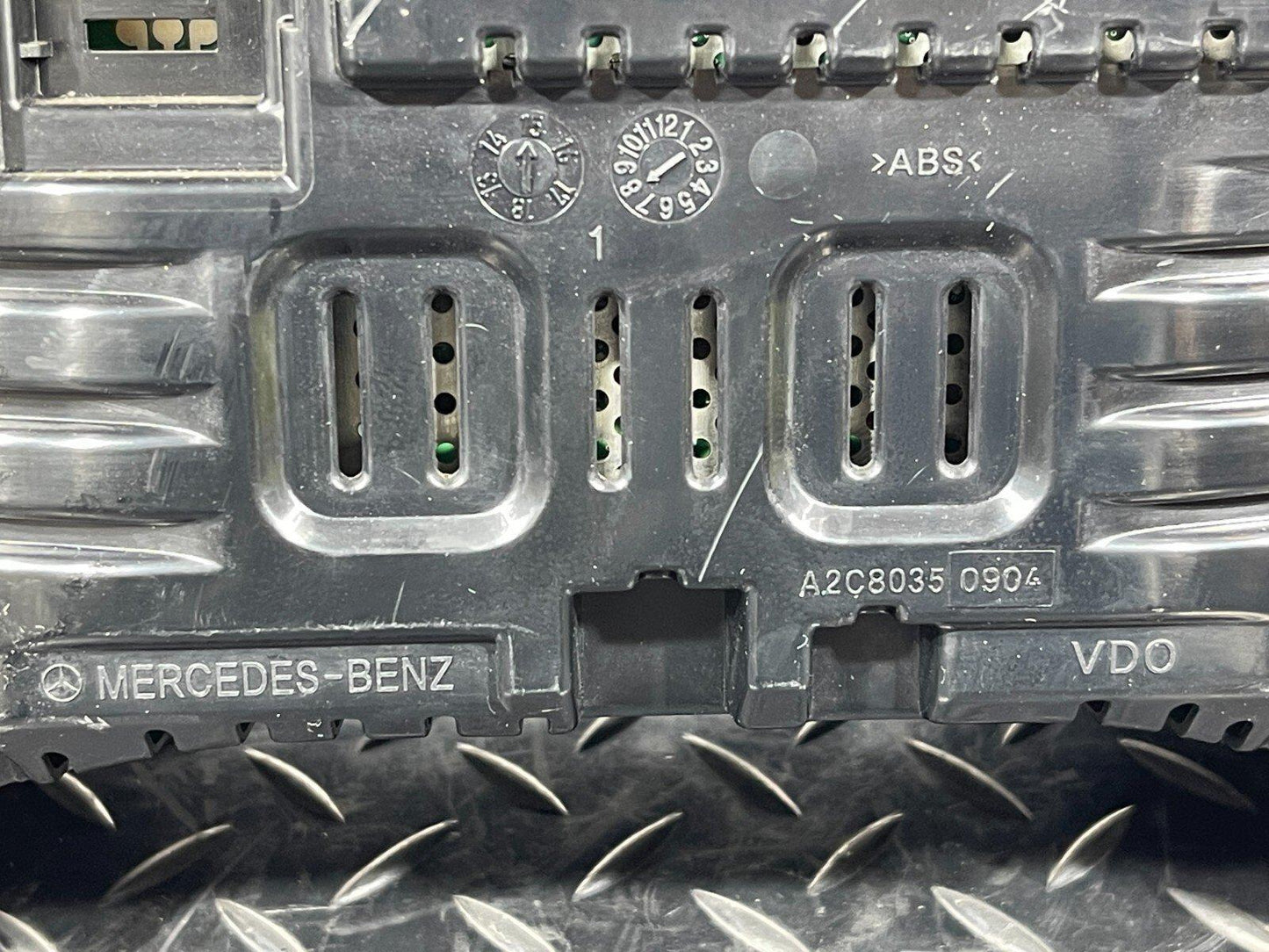 14-21 MERCEDES BENZ C300h W205 INSTRUMENT CLUSTER SPEEDO CLOCKS A2059001618